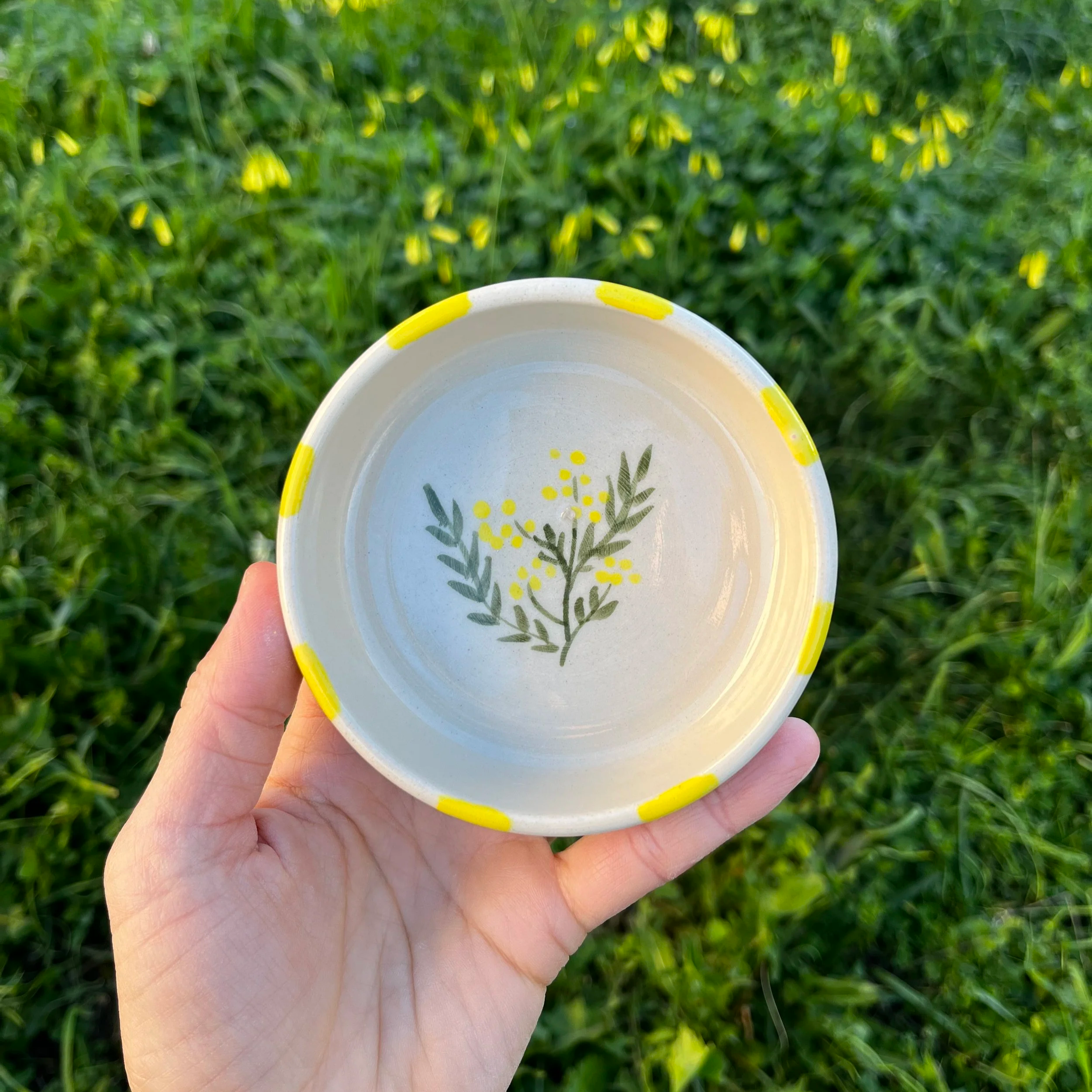 Coupelle artisanale Mimosa en céramique faite à Vallauris