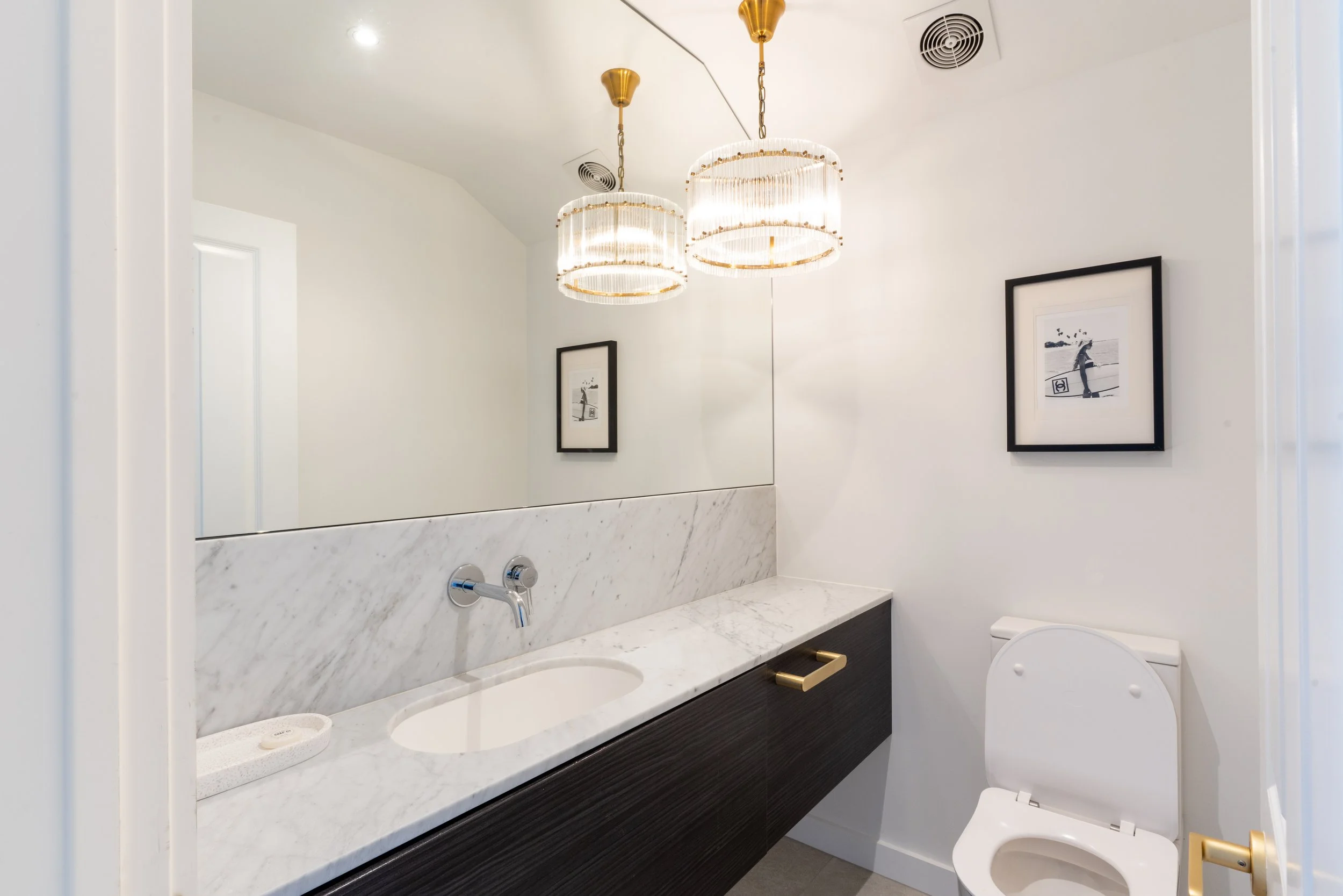 Powder room (upstairs)