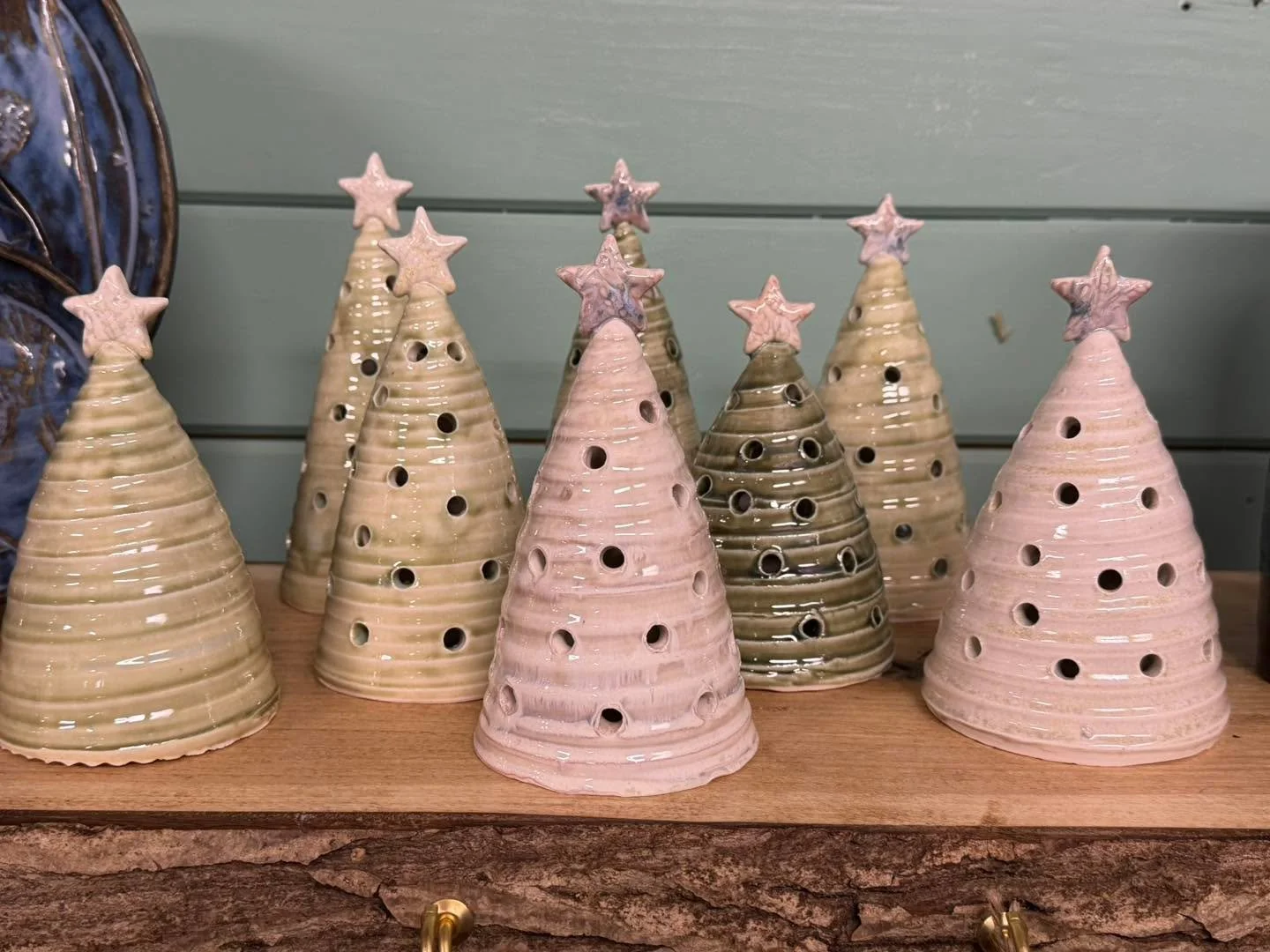 I posted so many raku photos this weekend that I almost forgot about the photos from the other kiln! 

#pottery #potteryofinstagram #PotteryStudio #potterylife #redbarnpotteryco