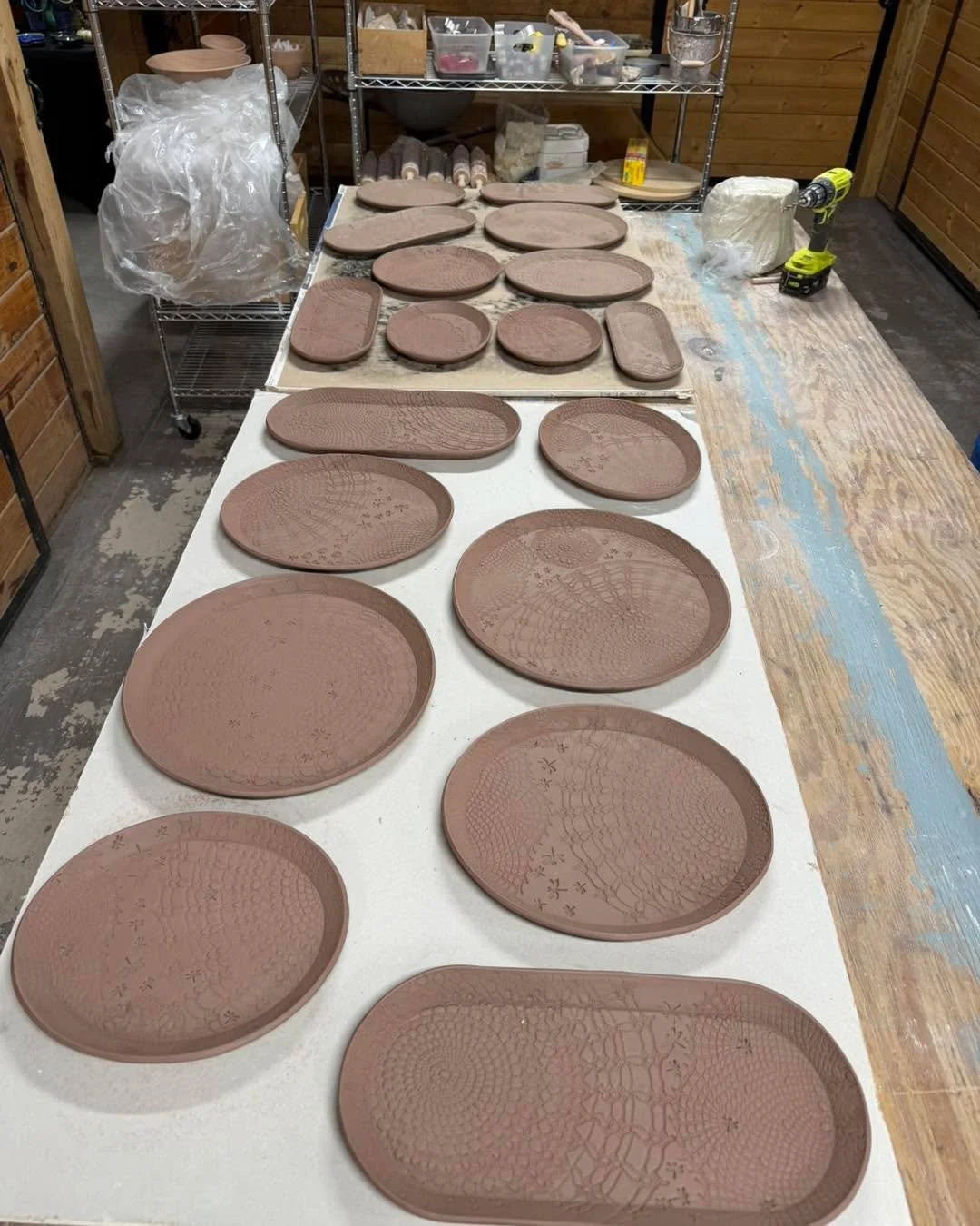 The last couple days I have been all about platters! 

#pottery #potterystudio #potterylife #redbarnpotteryco