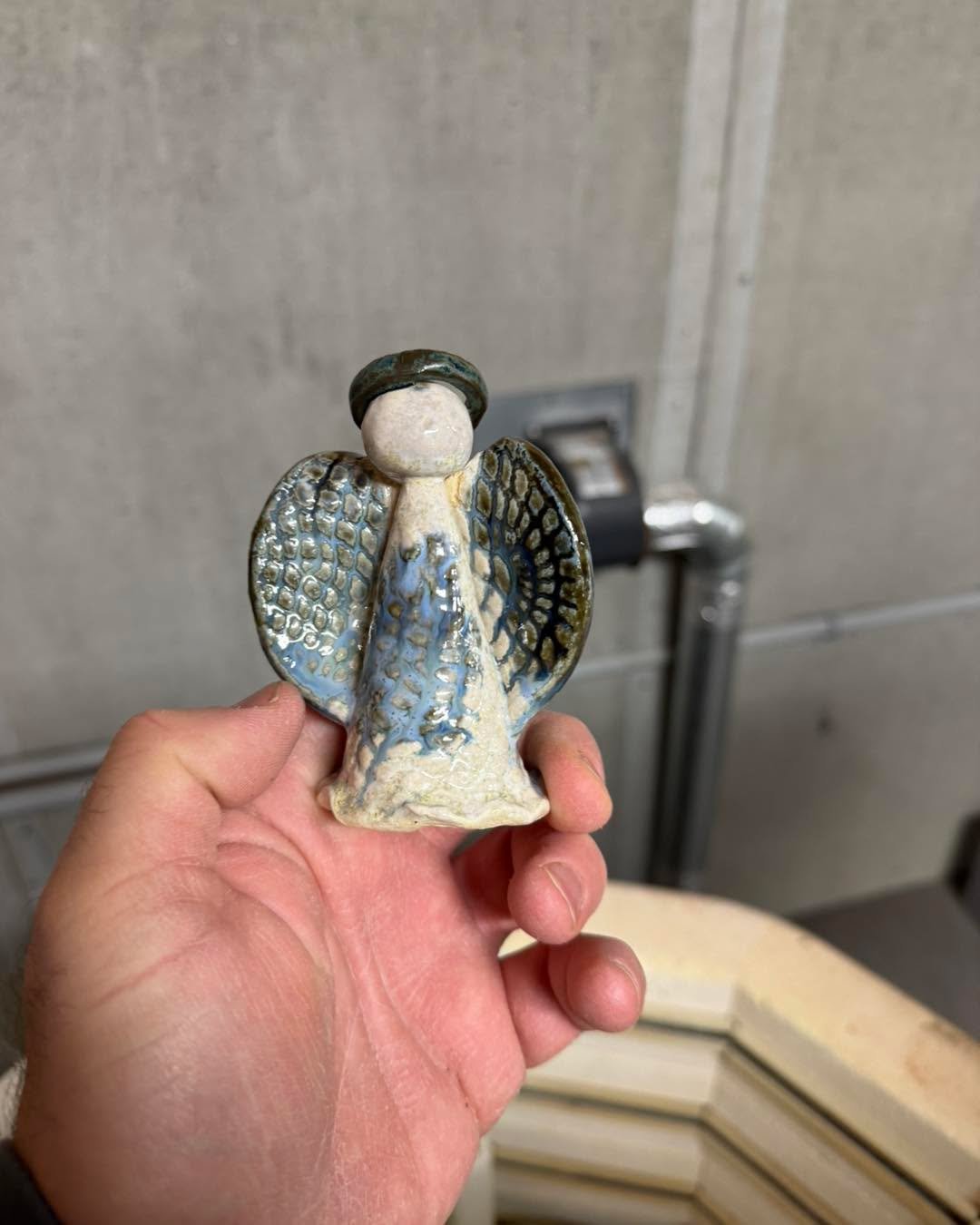 New things from the kiln&hellip; 

#pottery #potterystudio #potterylife #angels #Christmas