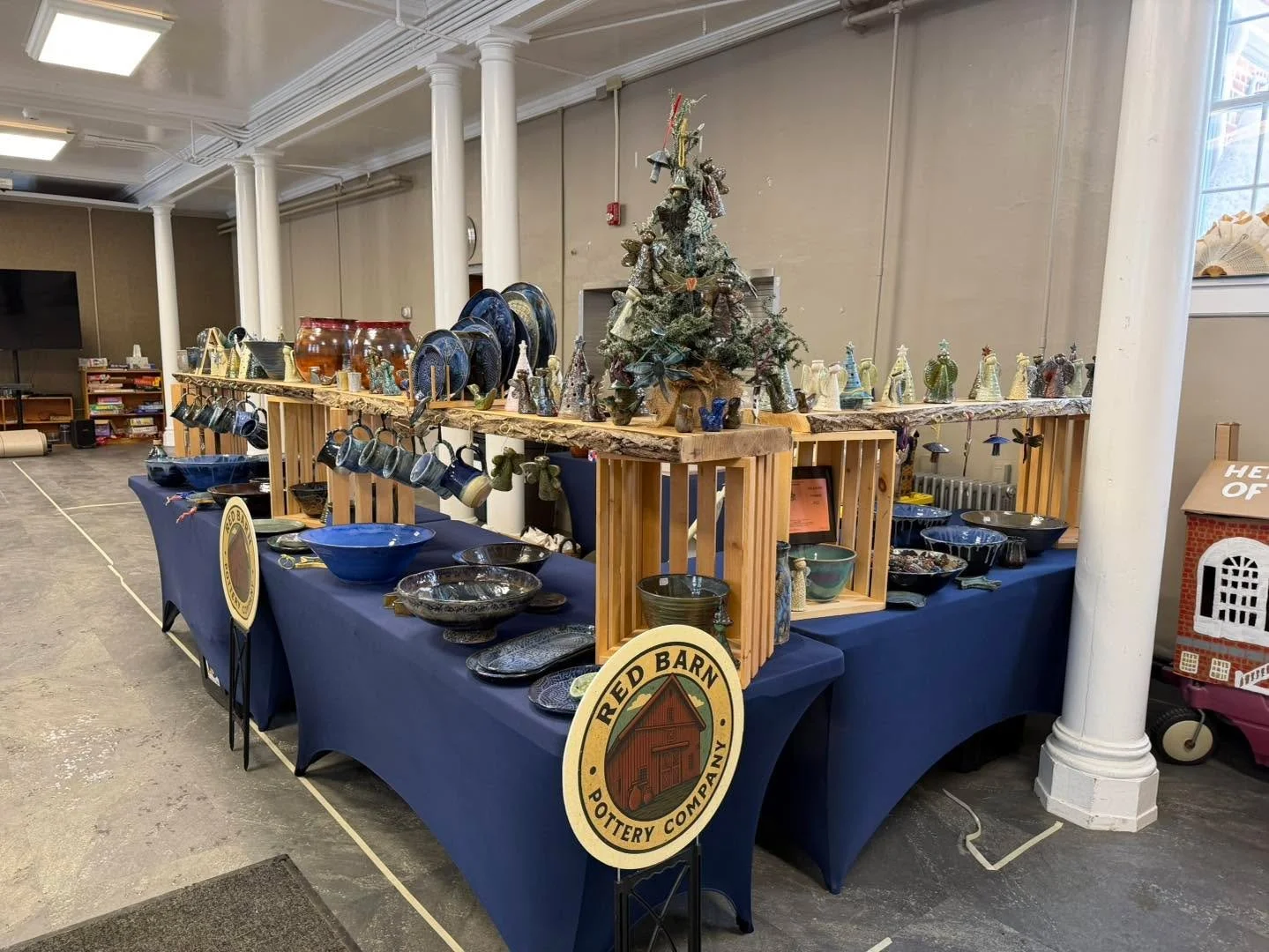 Today I&rsquo;m setup at the Hepburn Library in Waddington for Christmas in Waddington from 11-4.  Stop by and say hello if you&rsquo;re in the area! 

#waddingtonny #waddington #stlawrenceriver