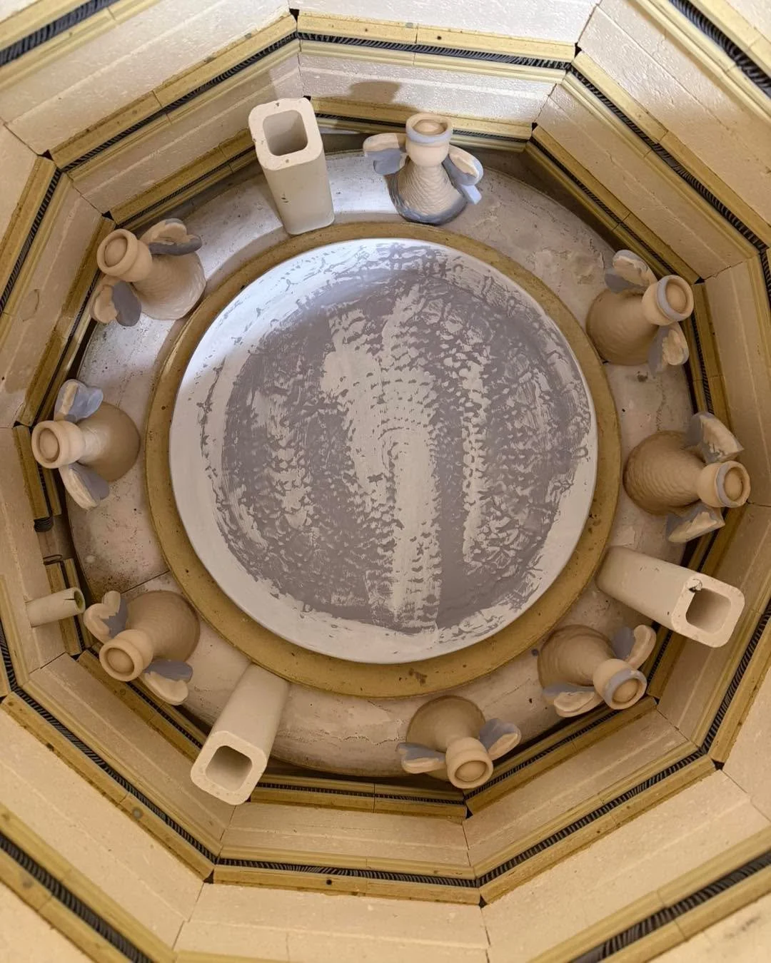 Today I glazed the last of the Christmas pieces and loaded the kiln with trees, angels, and platters. 

#christmas2025 #christmas #angels #pottery #potterystudio #potteryofinstagram #redbarnpotteryco