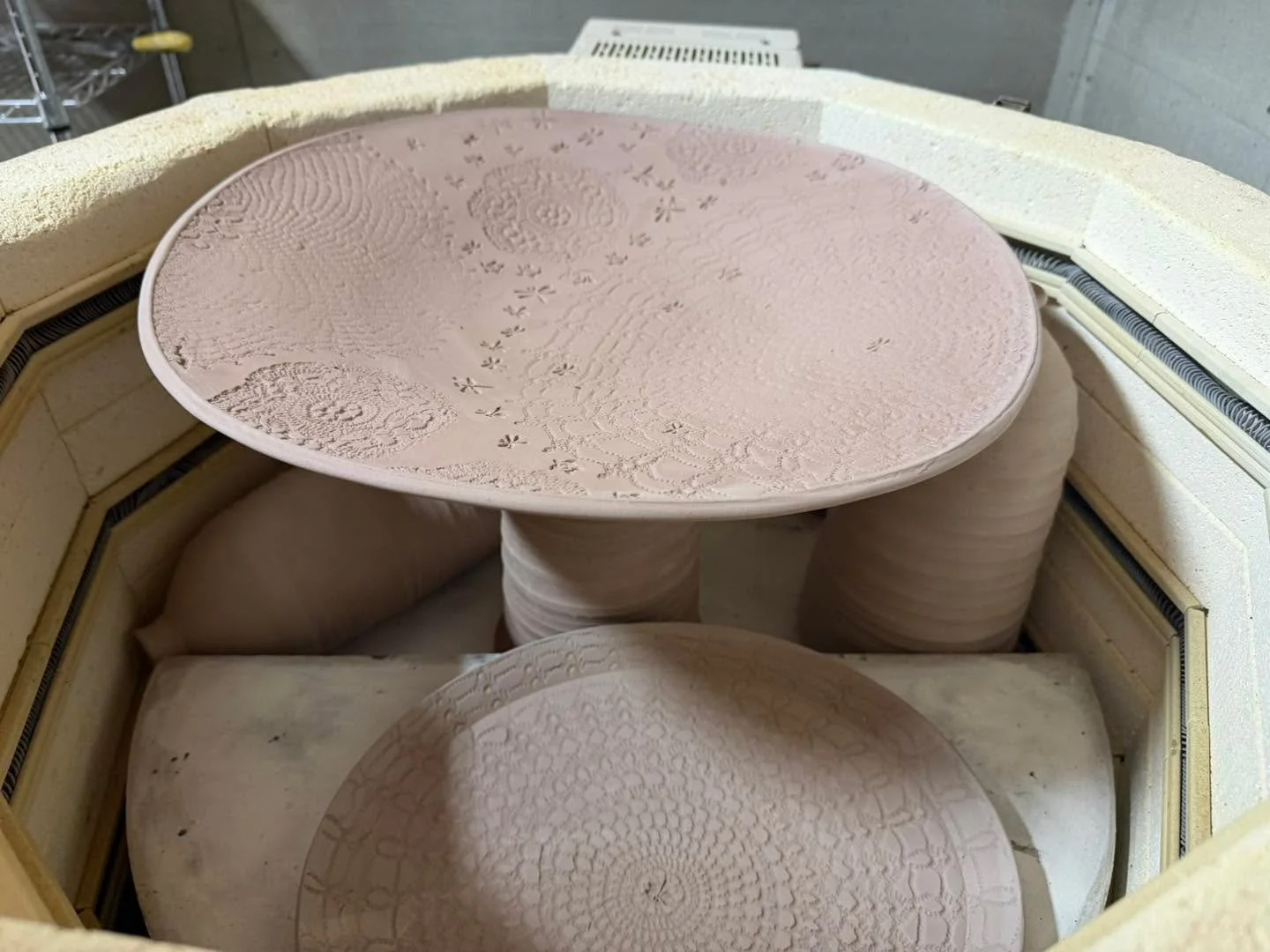 The kiln packed with greenware&hellip;. The birdbath was about a half inch from the lid. 

#pottery #potterystudio #potterylife #redbarnpotteryco