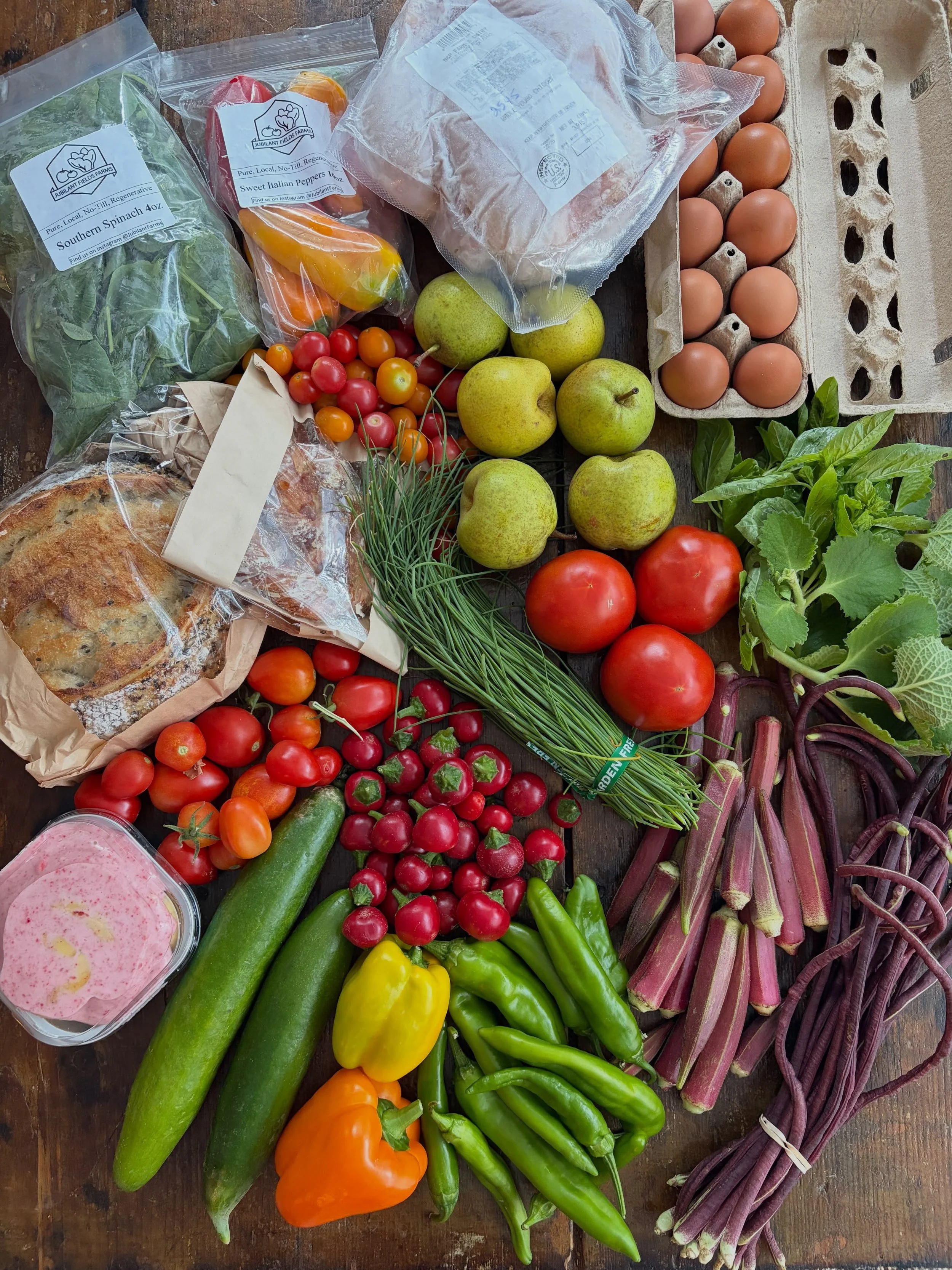 Weekly farmers market haul! Super excited about the long beans and those little cherry peppers 😍 the farms are all tagged! #eatlocal #farmfresh #farmersmarkets