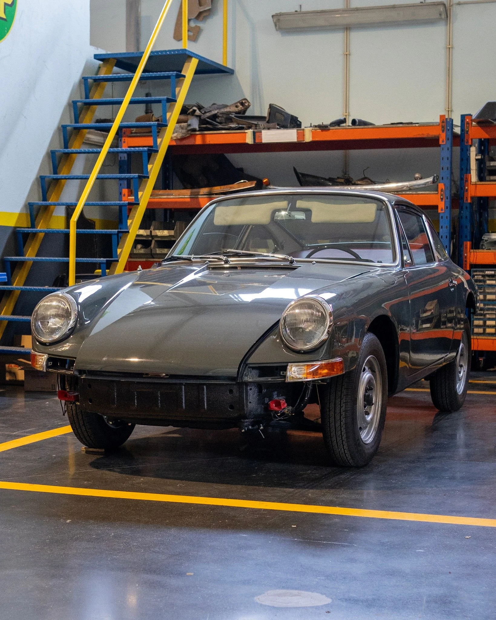 🇵🇹 Estamos empenhados em dar continuidade ao restauro do Porsche 912 Coupe de 1966, n&atilde;o iniciado por n&oacute;s.

Conclus&atilde;o de pintura, parte el&eacute;trica, mec&acirc;nica, reconstru&ccedil;&atilde;o de motor, caixa de velocidades e