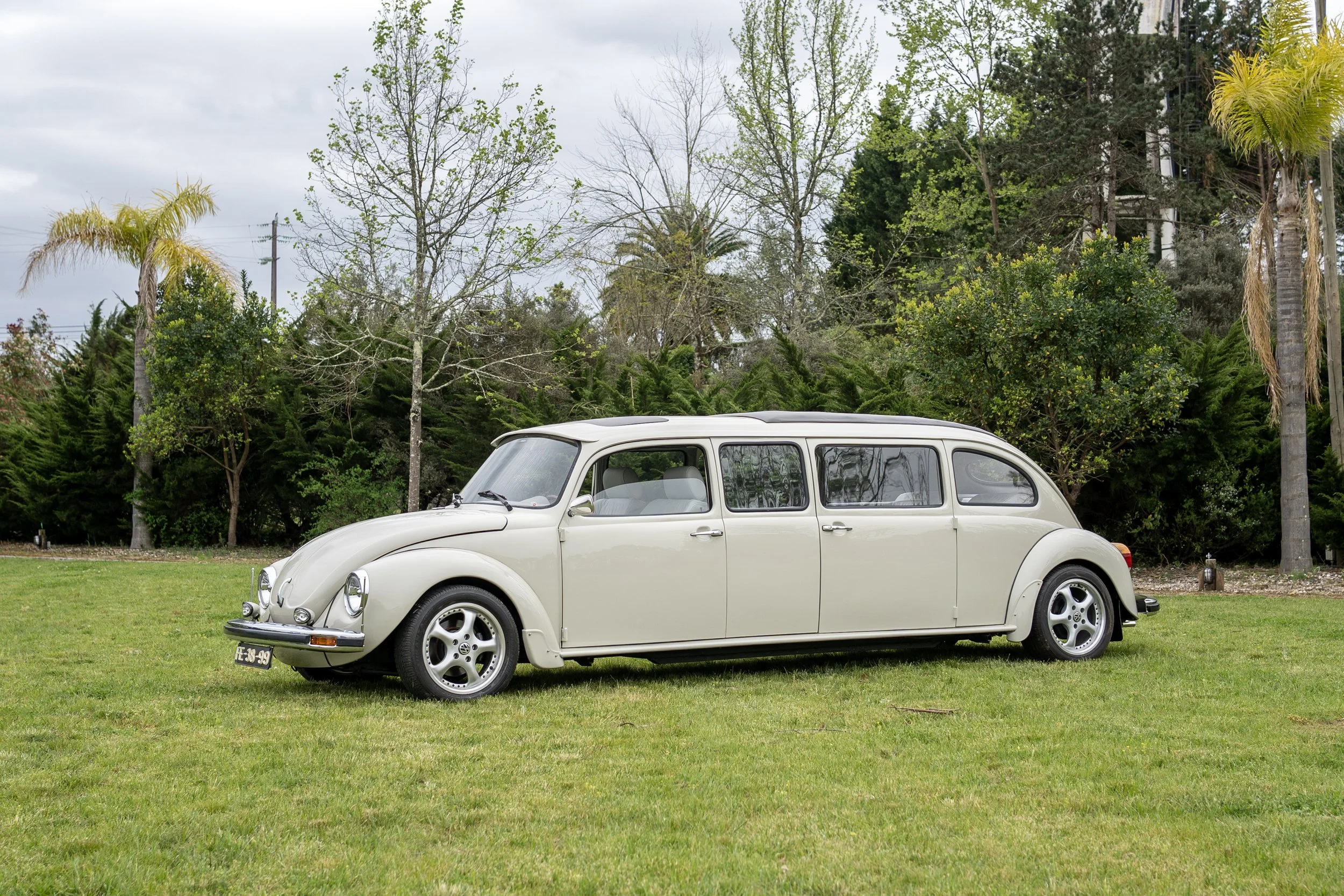 VOLKSWAGEN CAROCHA LIMUSINE