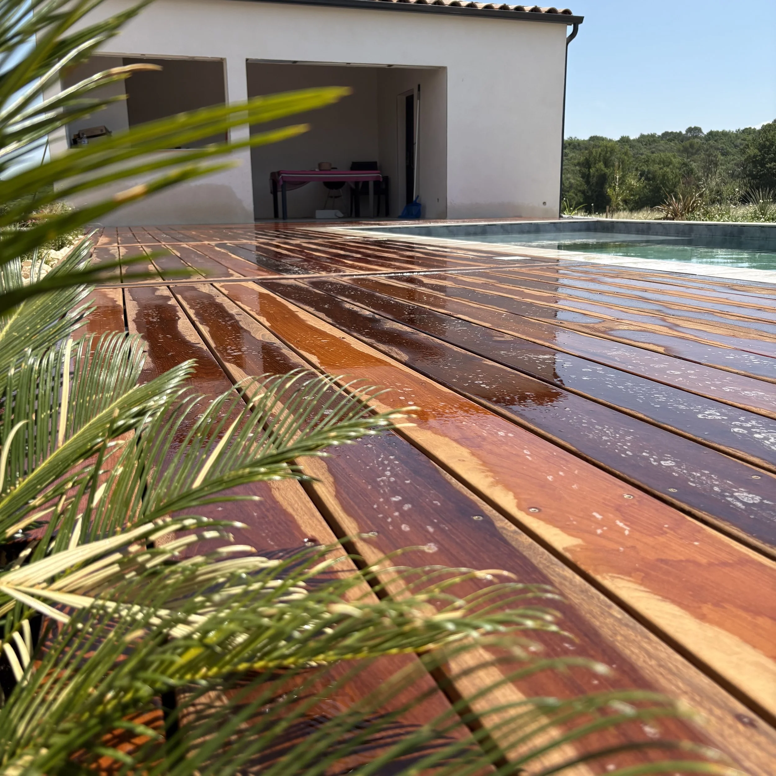 Terrasse en bois pour ceinture de piscine