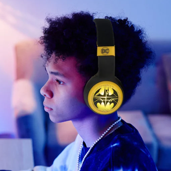 DC Batman Light-Up Headphones