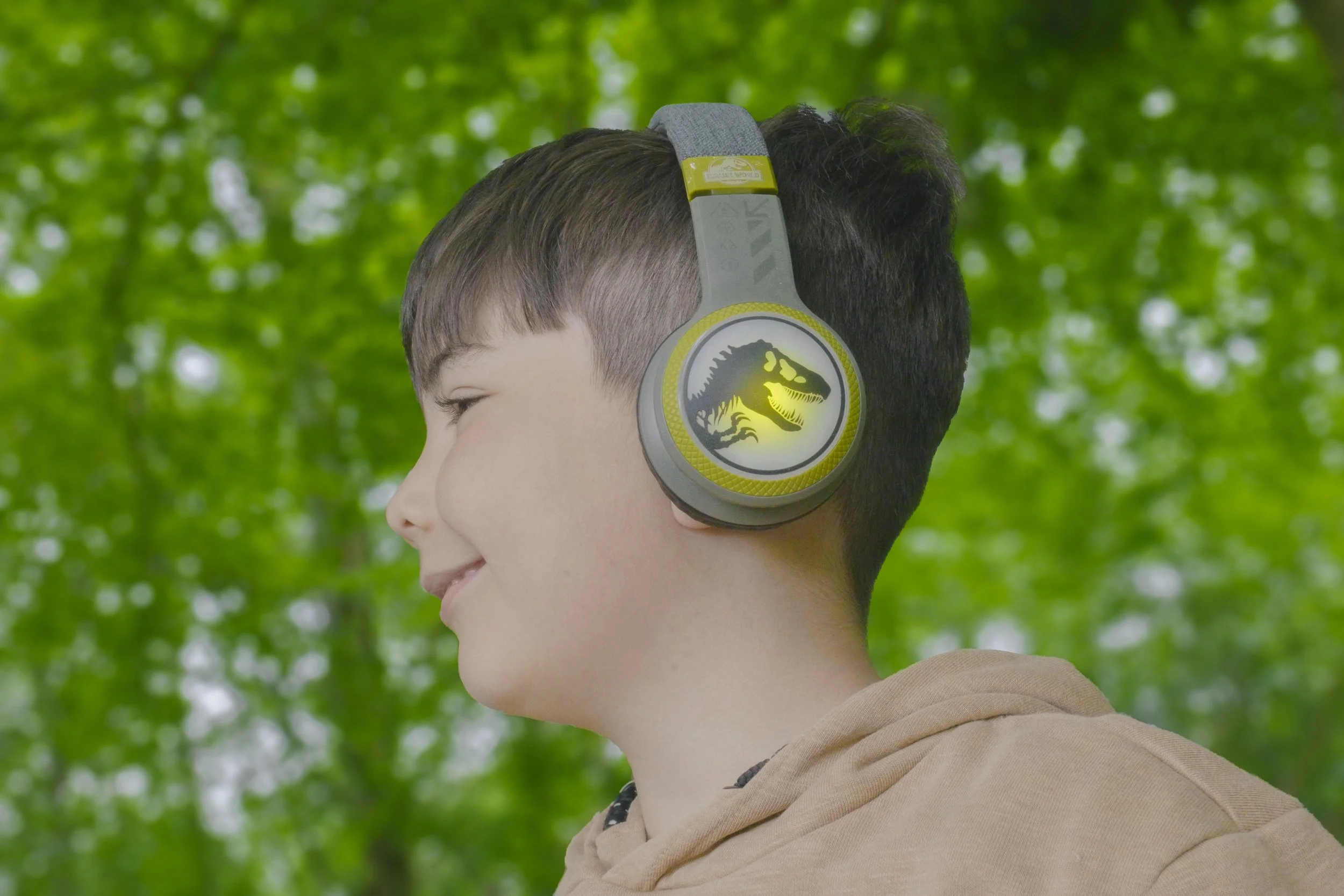 Jurassic World Bluetooth and Wired Light-Up Headphones with Microphone