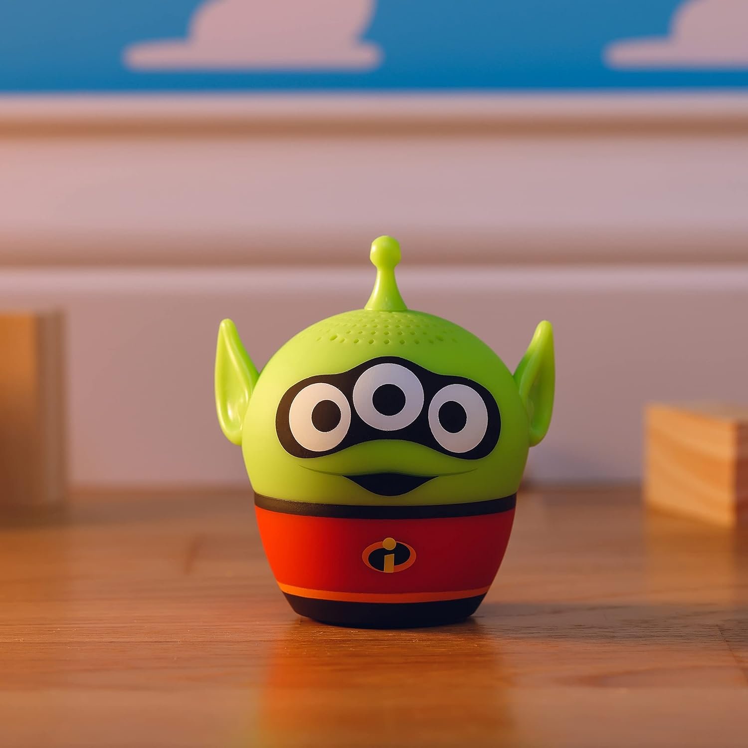 2 inch Mini Portable Bluetooth Speaker - Pixar - Mr Incredable - Alien