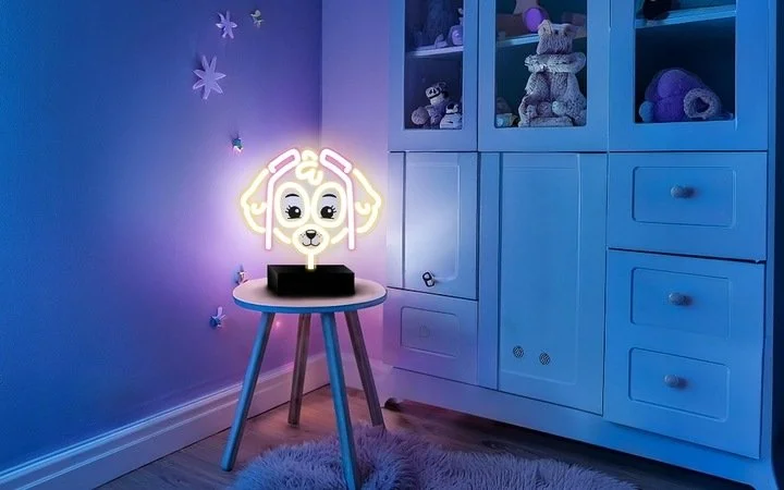 Lampka-nocna-dla-dziewczynki-dziecka-neon-LED-na-prezent-Psi-Patrol-Skye-Kolekcja-Neon-Psi-Patrol.jpg