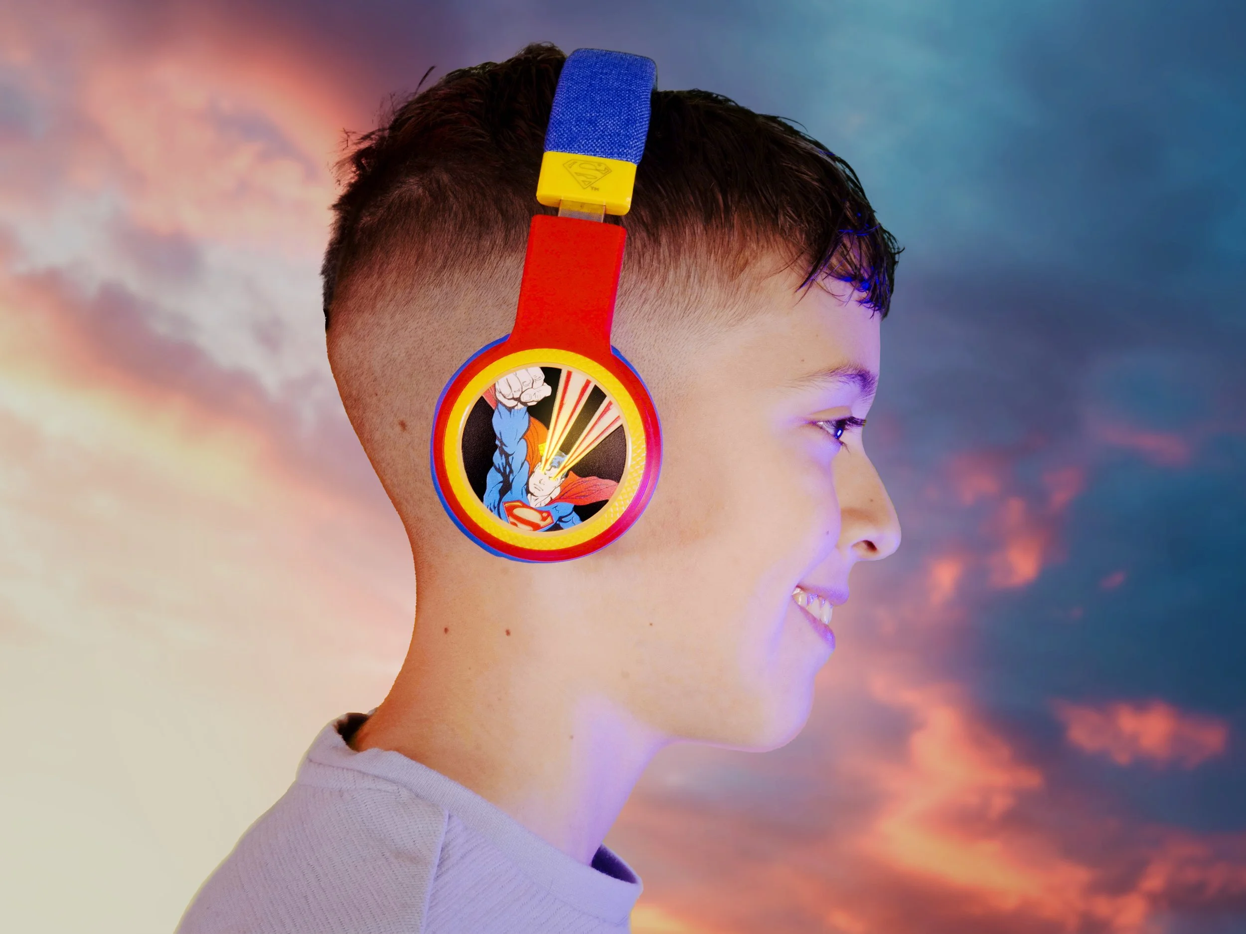 DC Superman Light-Up Headphones - Lazerbuilt