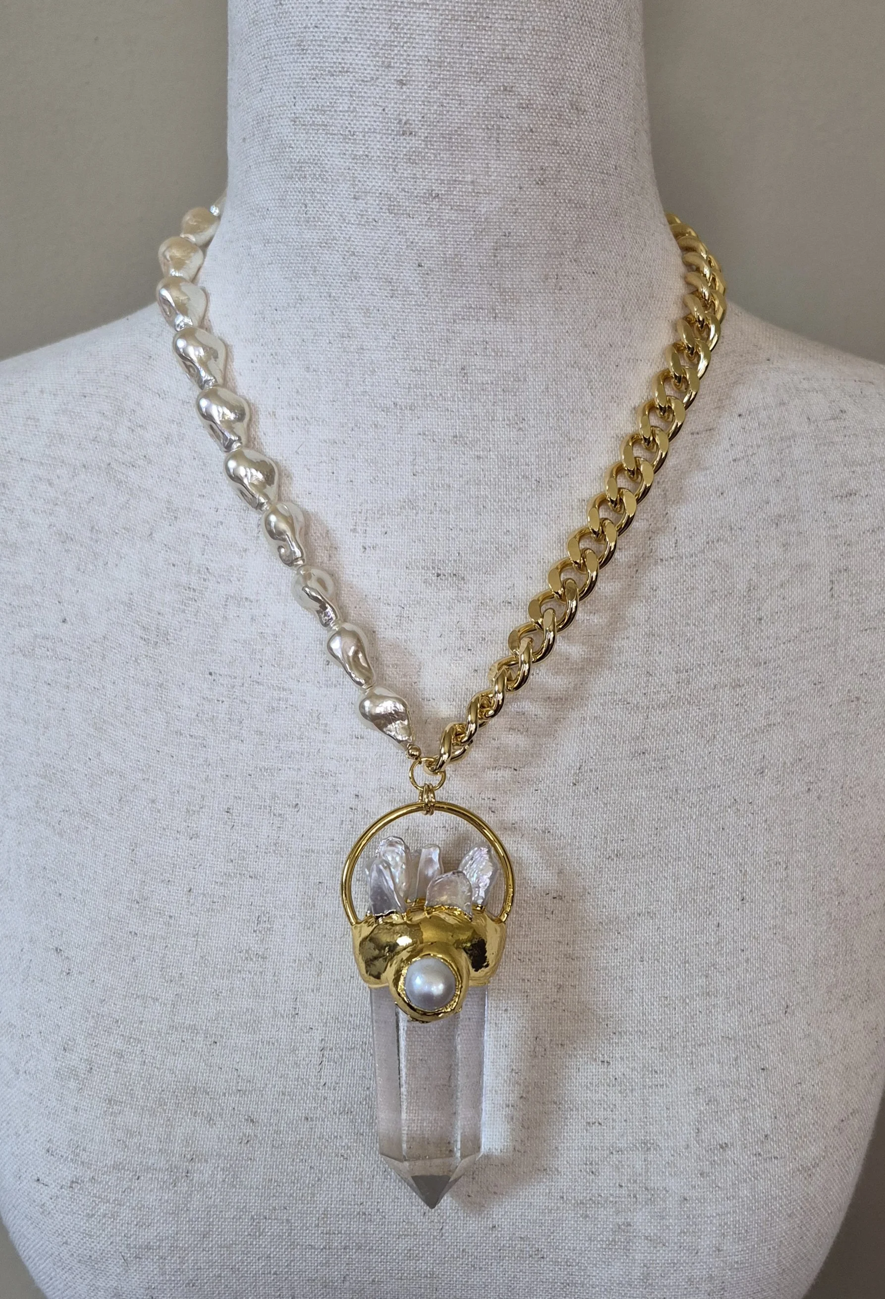 Grand Quartz Necklace