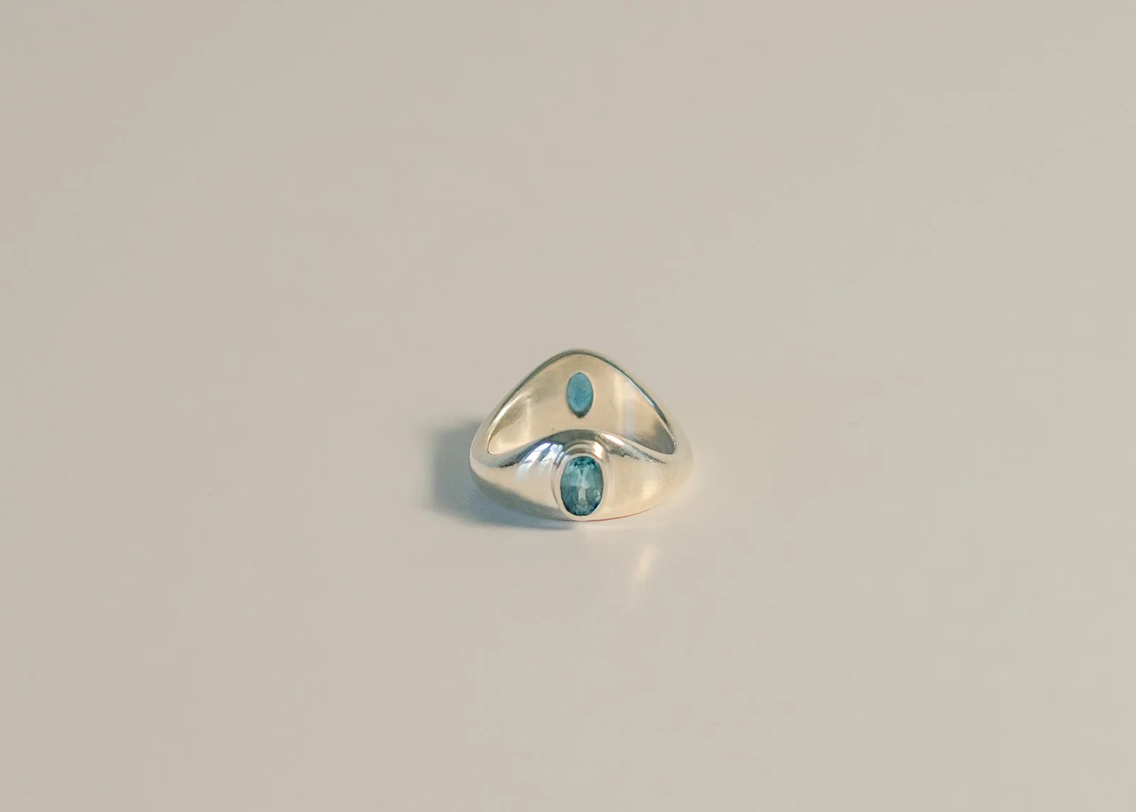 slope ring front facing 925 topaz 1.jpg