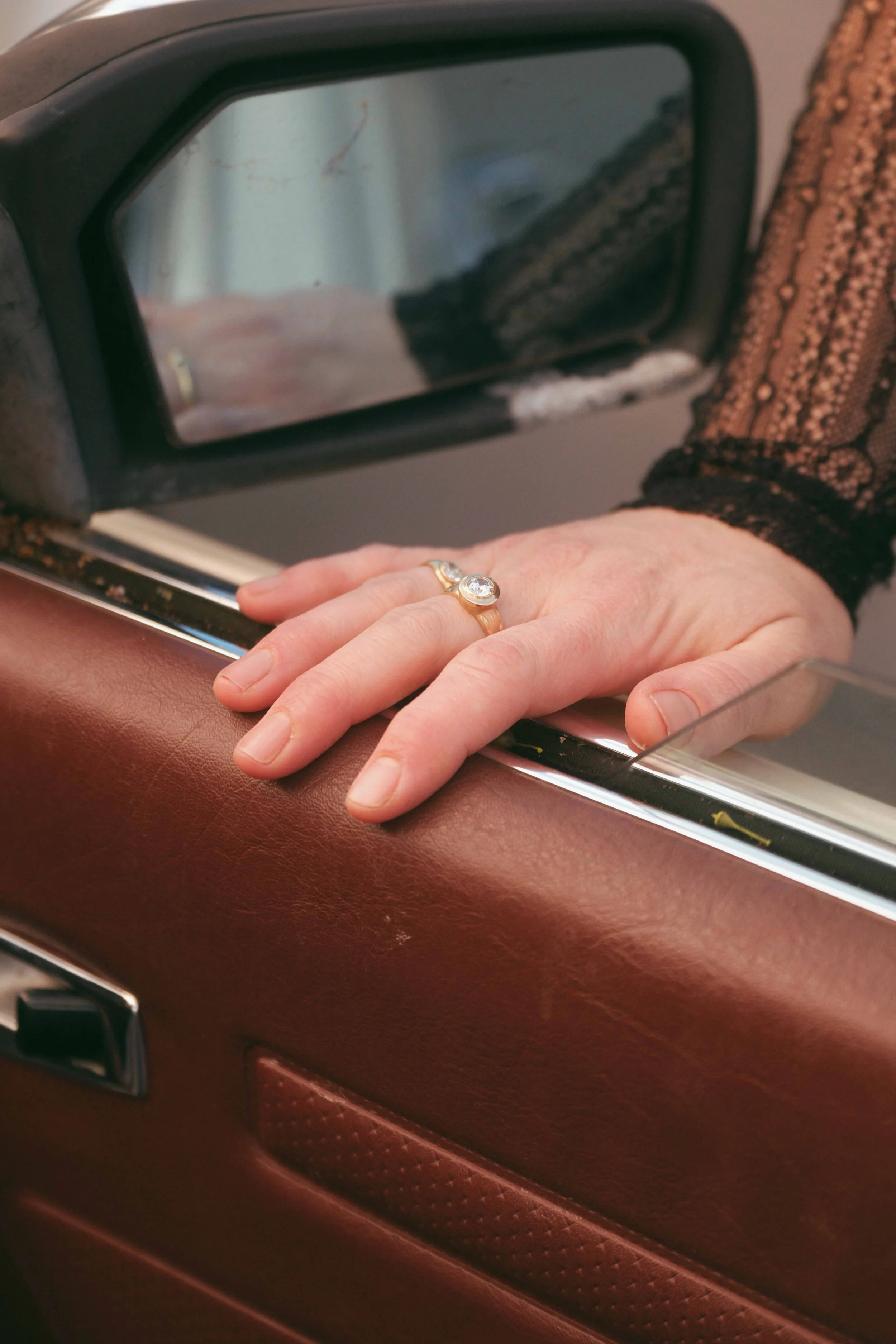 window side door diamond ring 2026.jpg