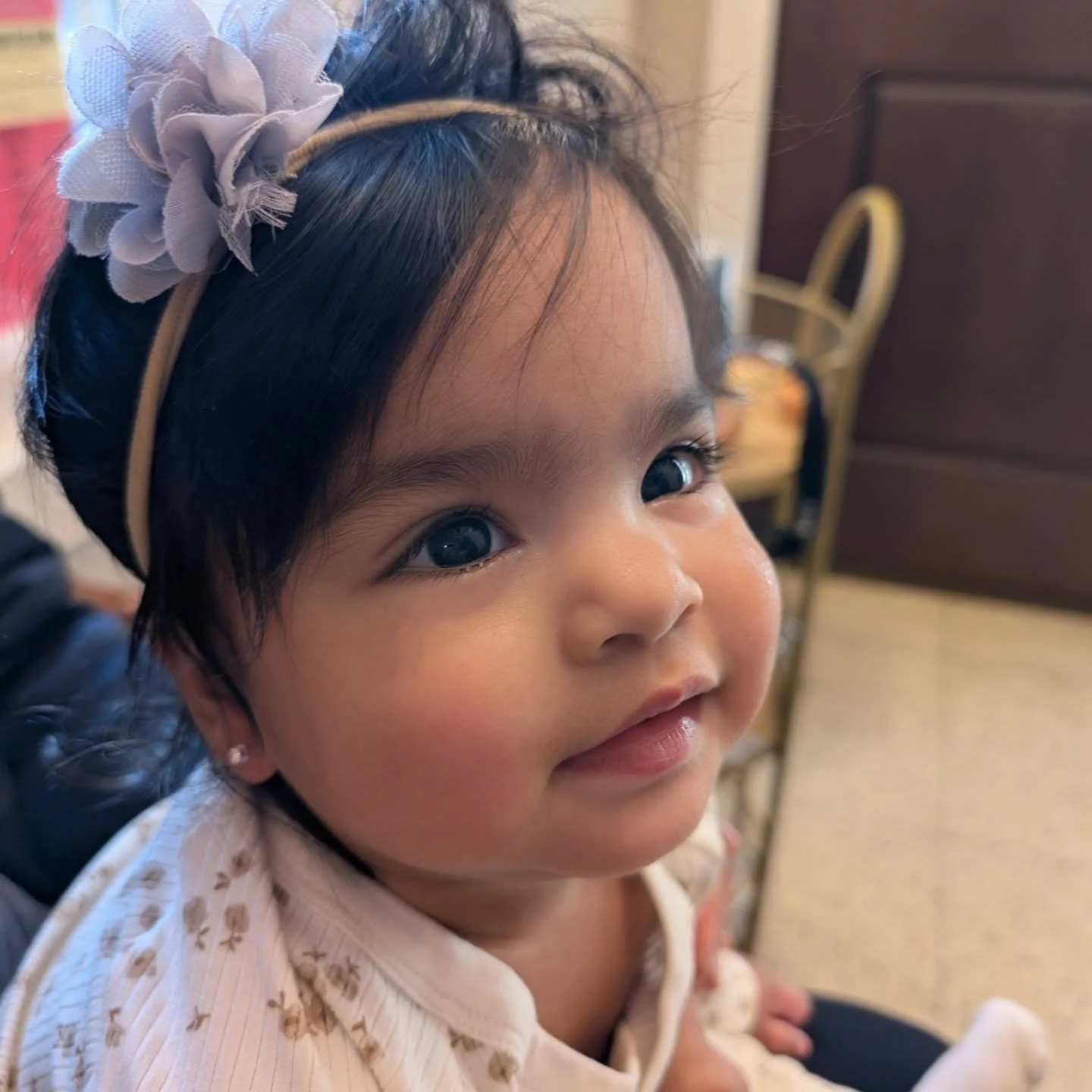 BABIES! I pierce babies who are between 3-12 months old and have had their first Tdap vaccine 🤗 I provide a *lot* of education because my goal is to give you excellent aesthetic piercings AND the knowledge you need to maintain those piercings for a 