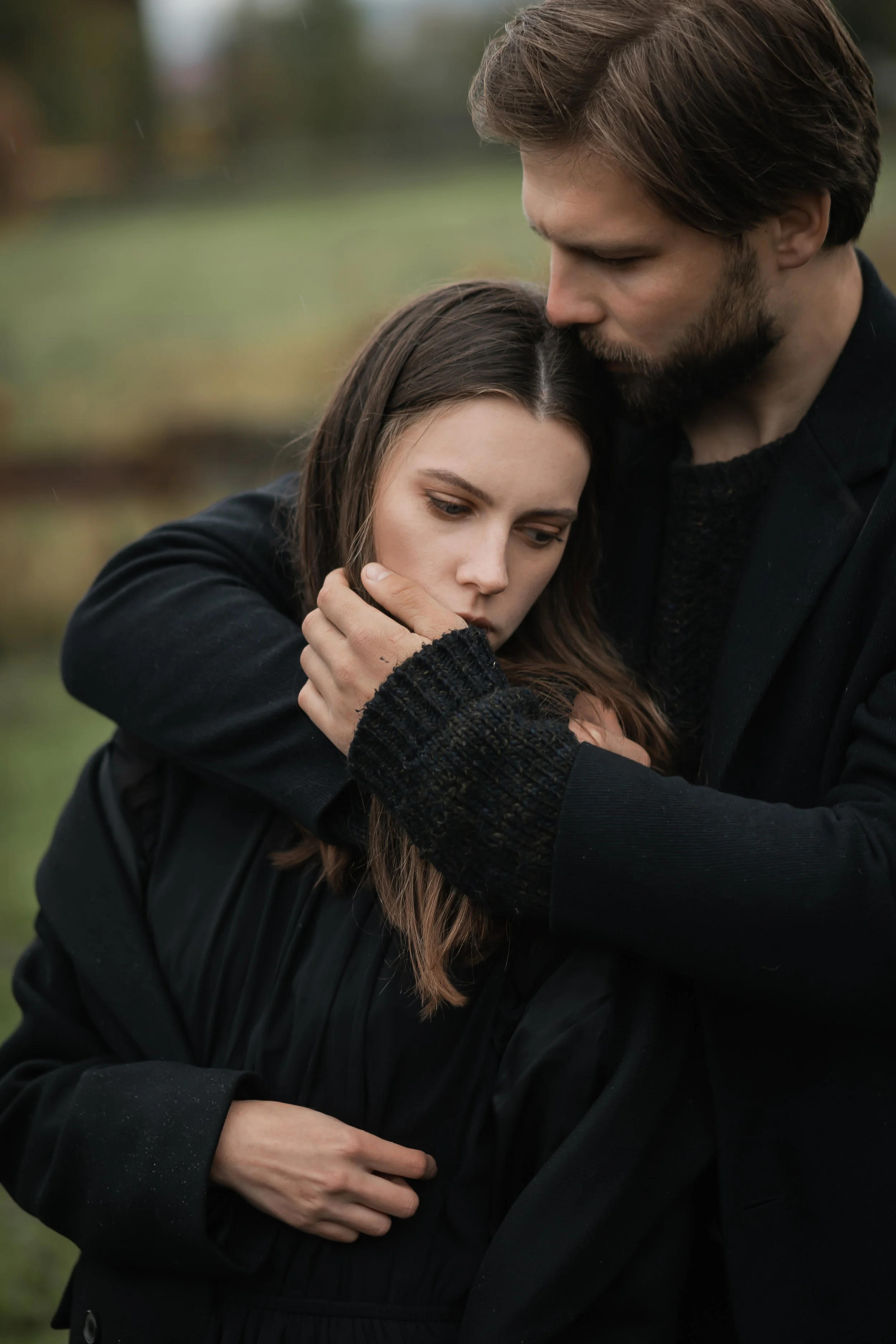 Unhappy couple representing the need for expert couples therapy in Manhattan.