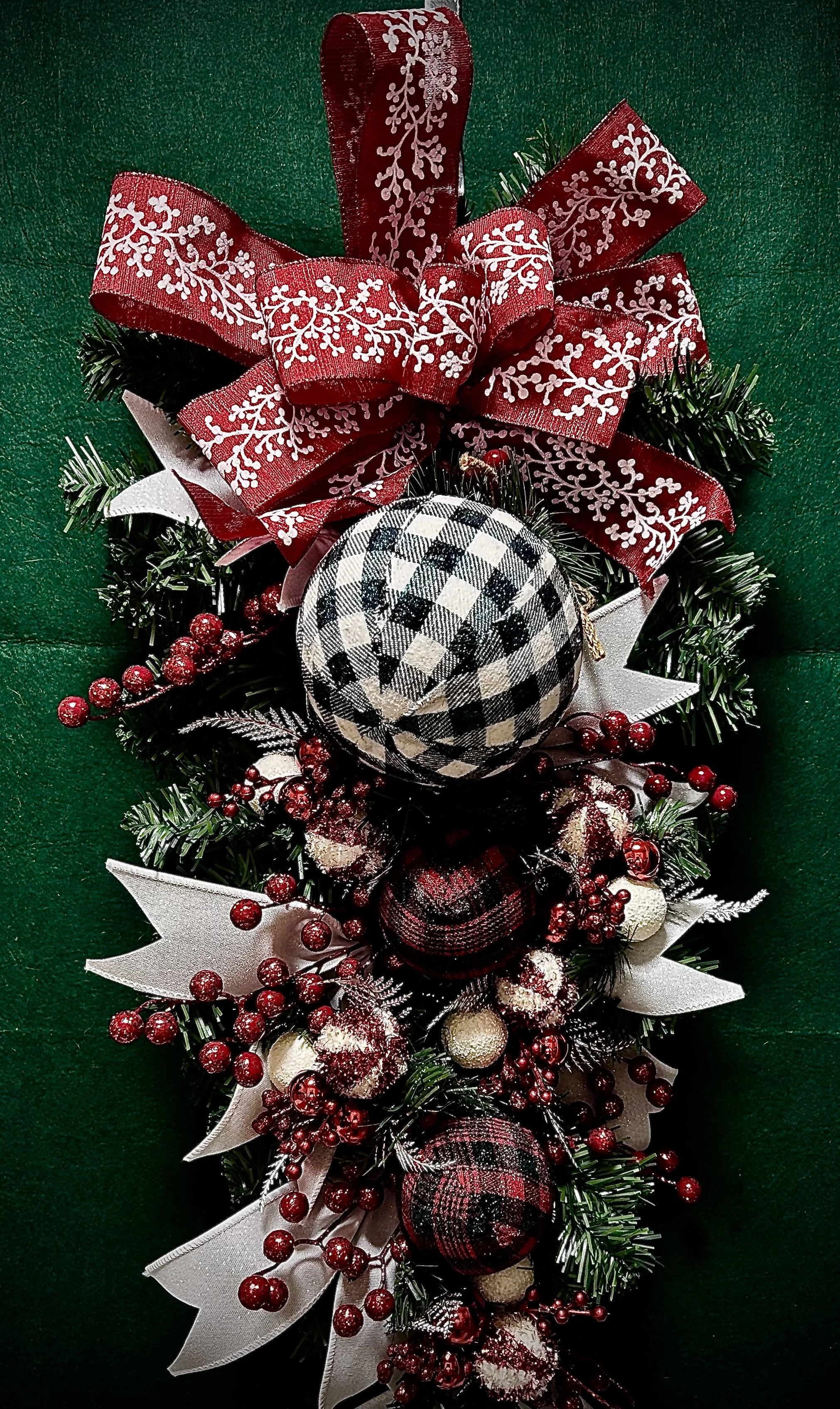 Christmas Swag Red/Black and White