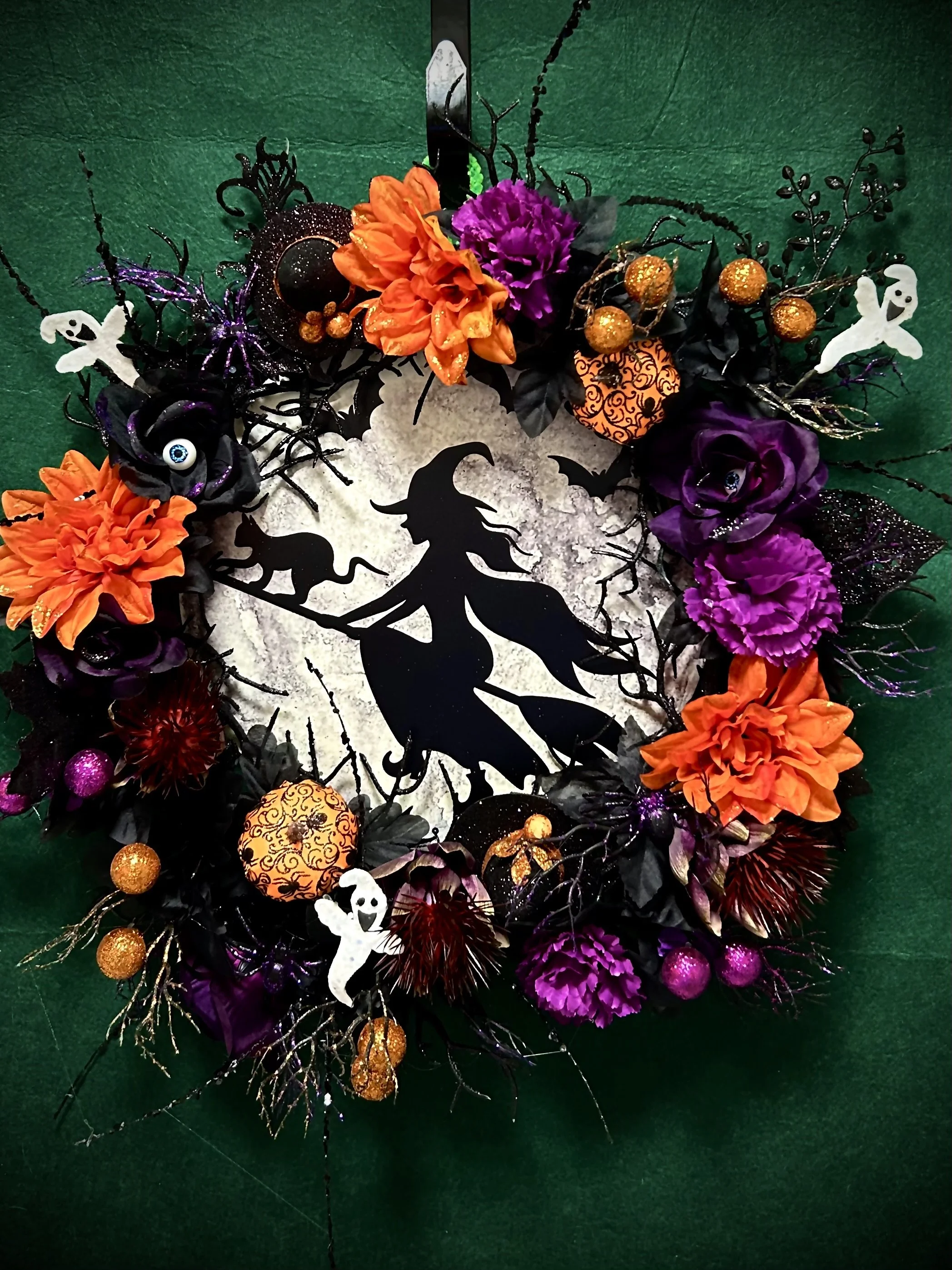 Magic Halloween Witch Wreath/ LED