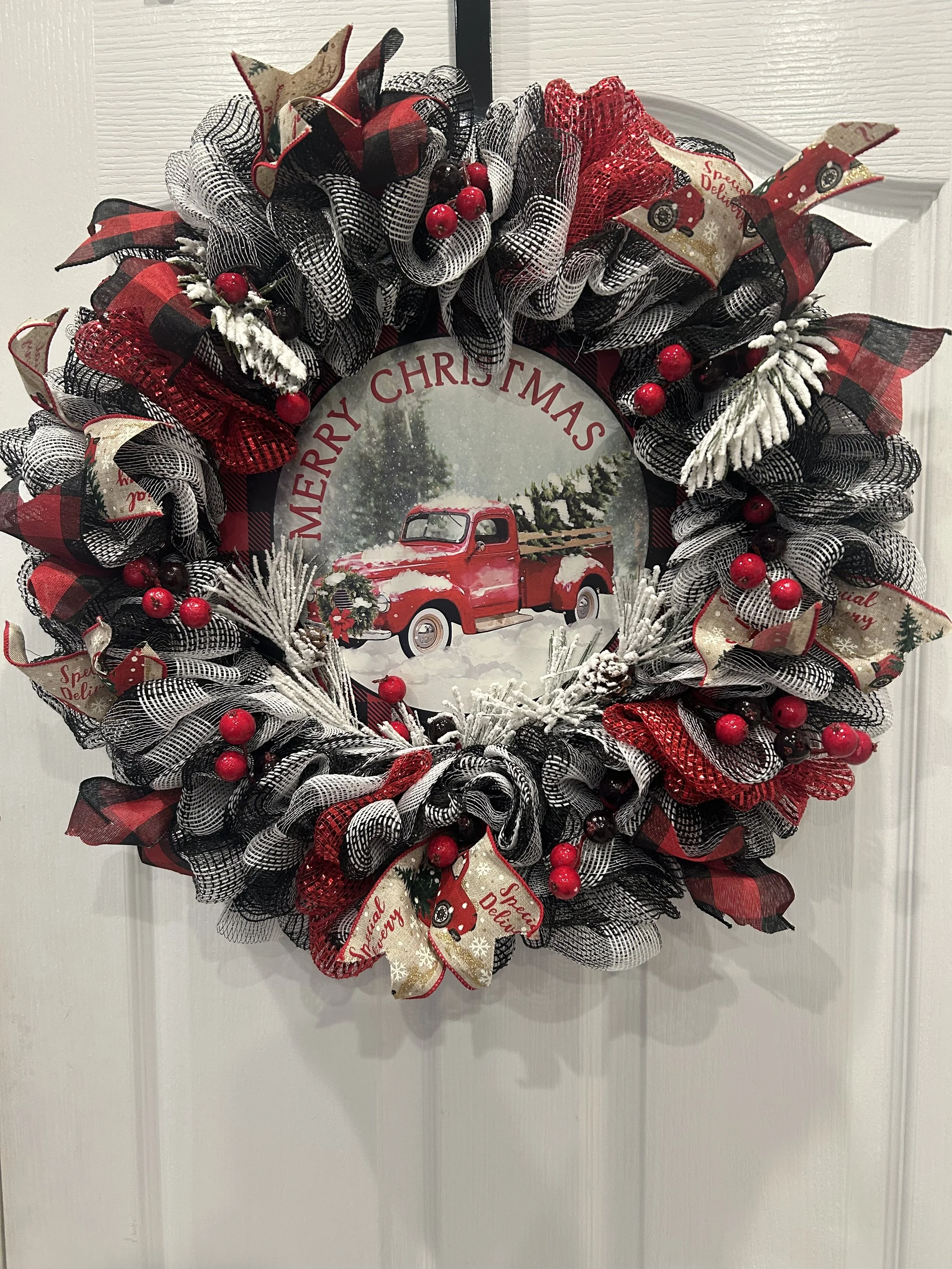 Merry Christmas Truck Wreath Black and Red 1