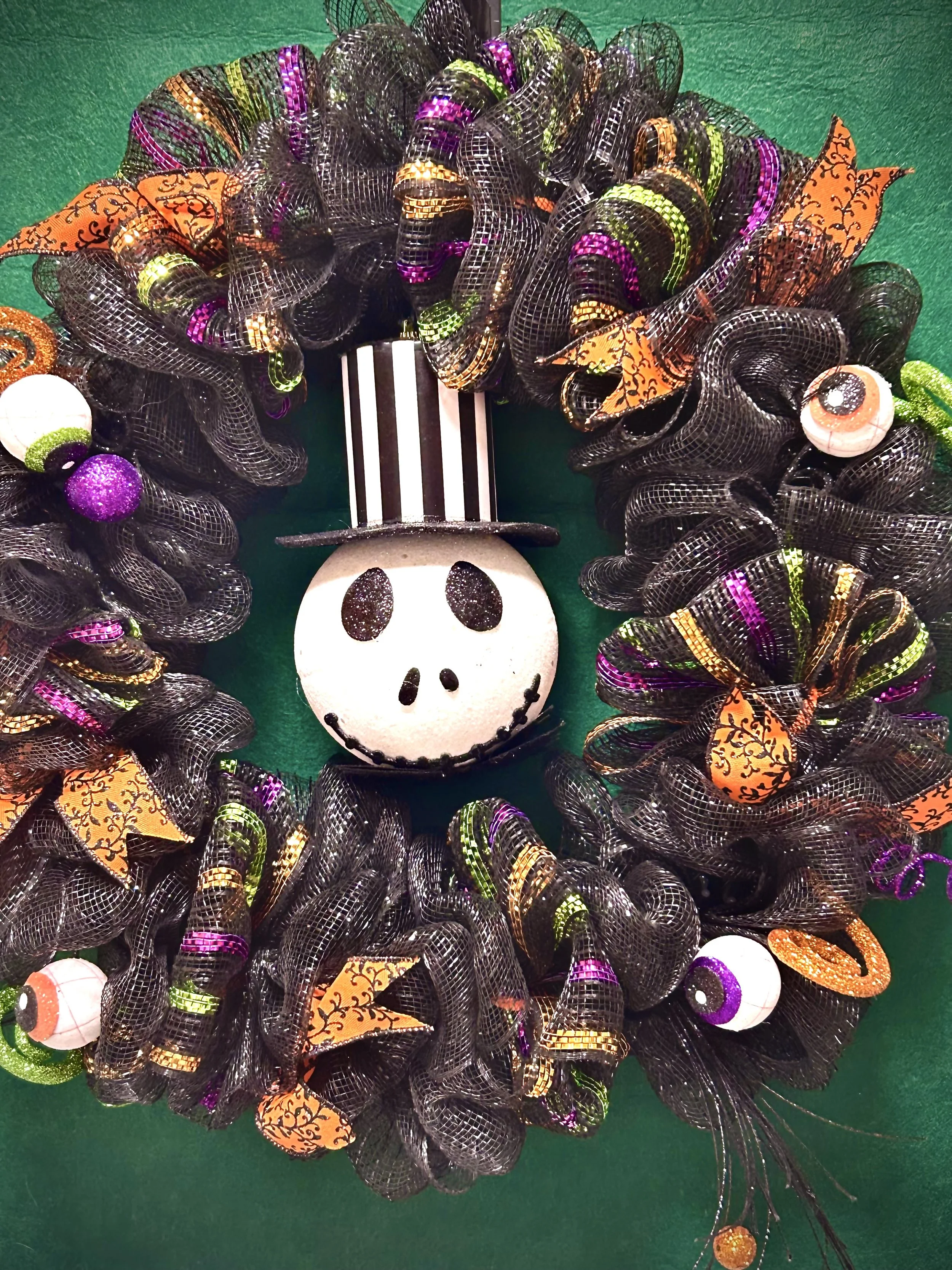 Halloween Smiling Skull Mesh Wreath