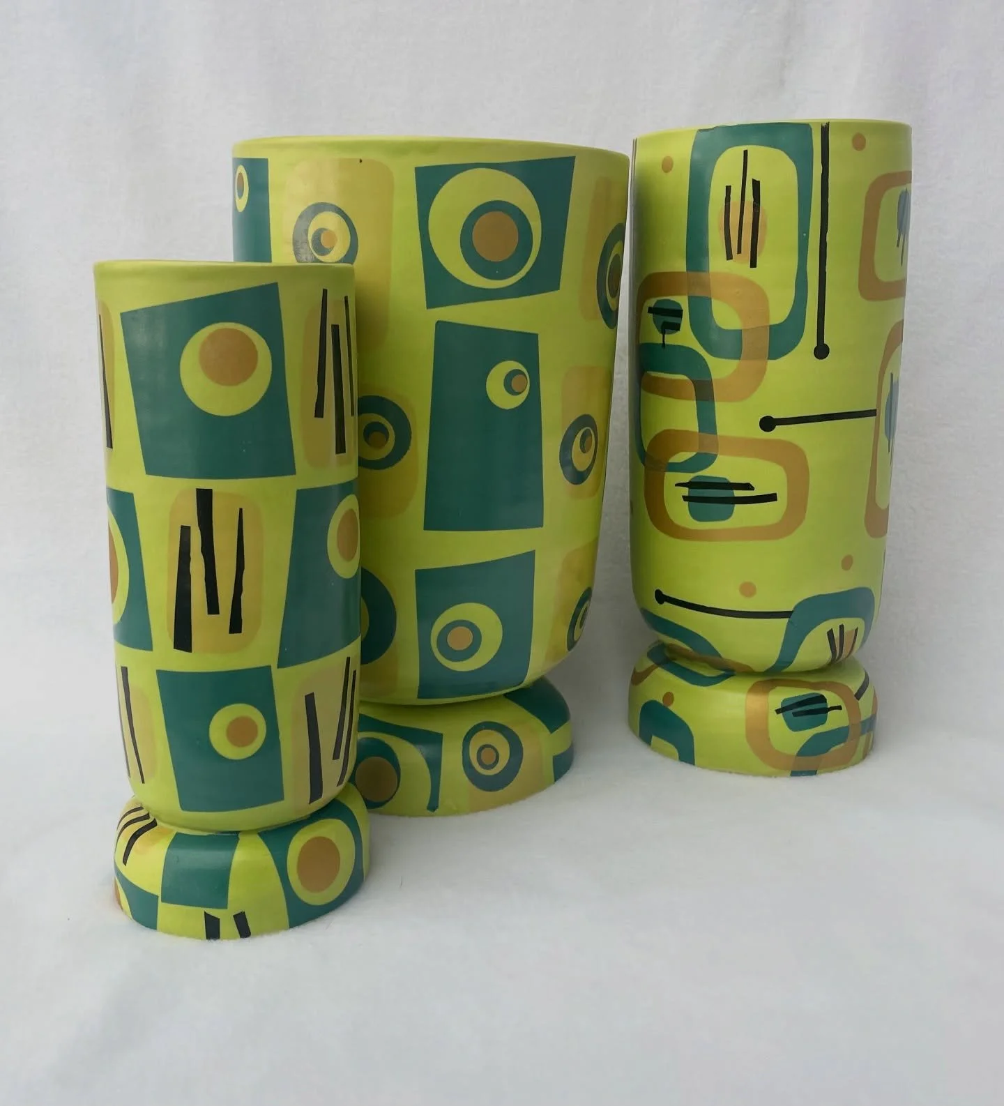 Spacey vibes , this set available. #chartreuse #spaceage #contempooraryceramics #ceramics #modernforms #modern #interiordesigner #decor #moderndecor