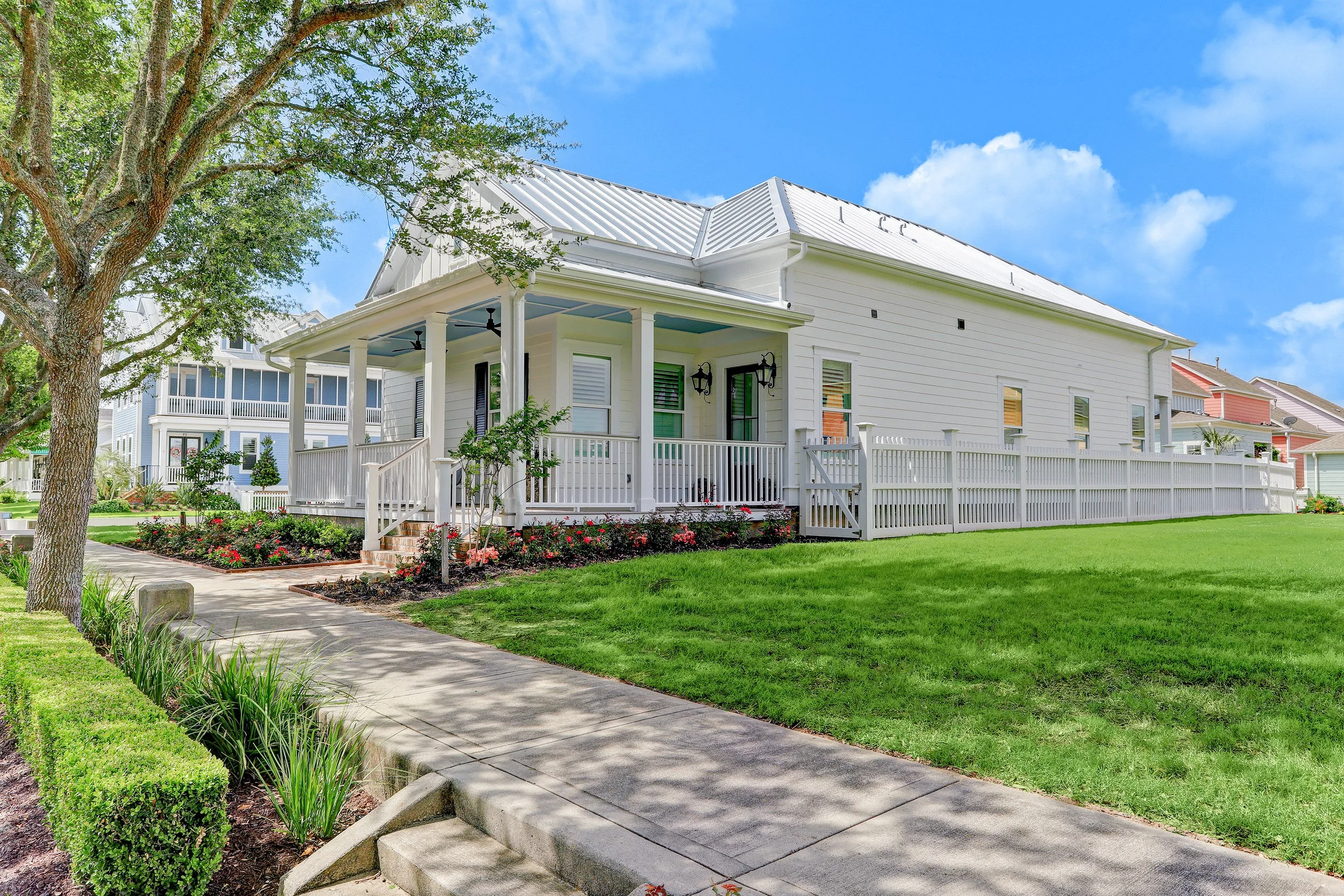 EVIA 21 Porch Street 5-11-22 Passage to North Side.jpg