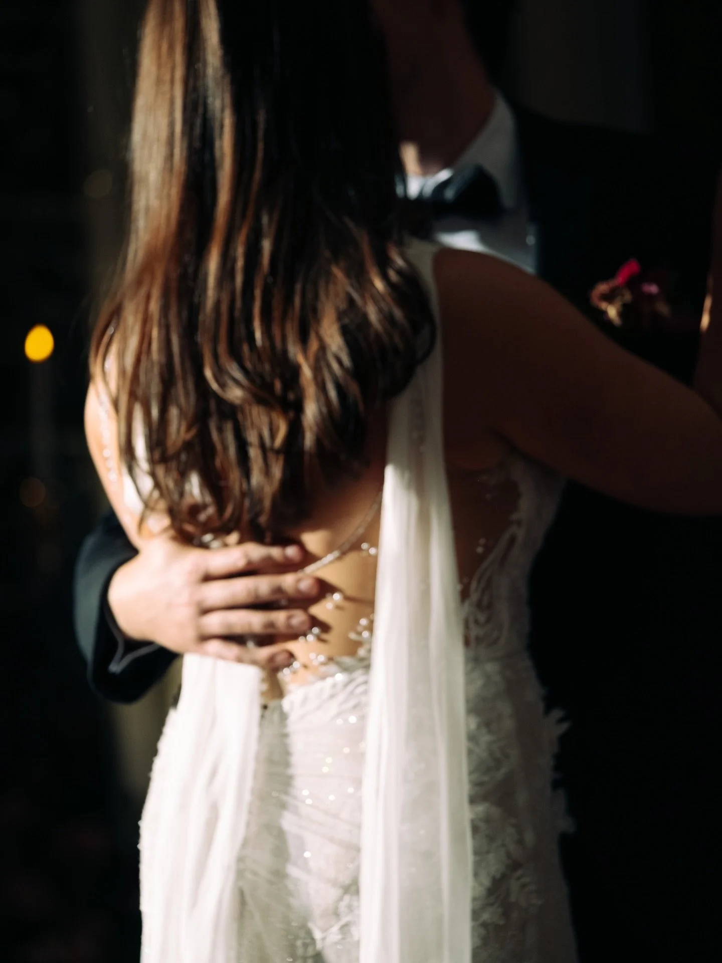Absolutely obsessed with these sneak peeks. 👀
More to come, friends. 🤍

Photographer:&nbsp;@_waldron_ 
Venue: @hotel_kansascity 
Hair &amp; MU: @bronzedandblushed 
Cake:&nbsp;@bluethistlecakes 
Floral:&nbsp;@goodearthfloral 
DJ:&nbsp;@djalexreedkc
