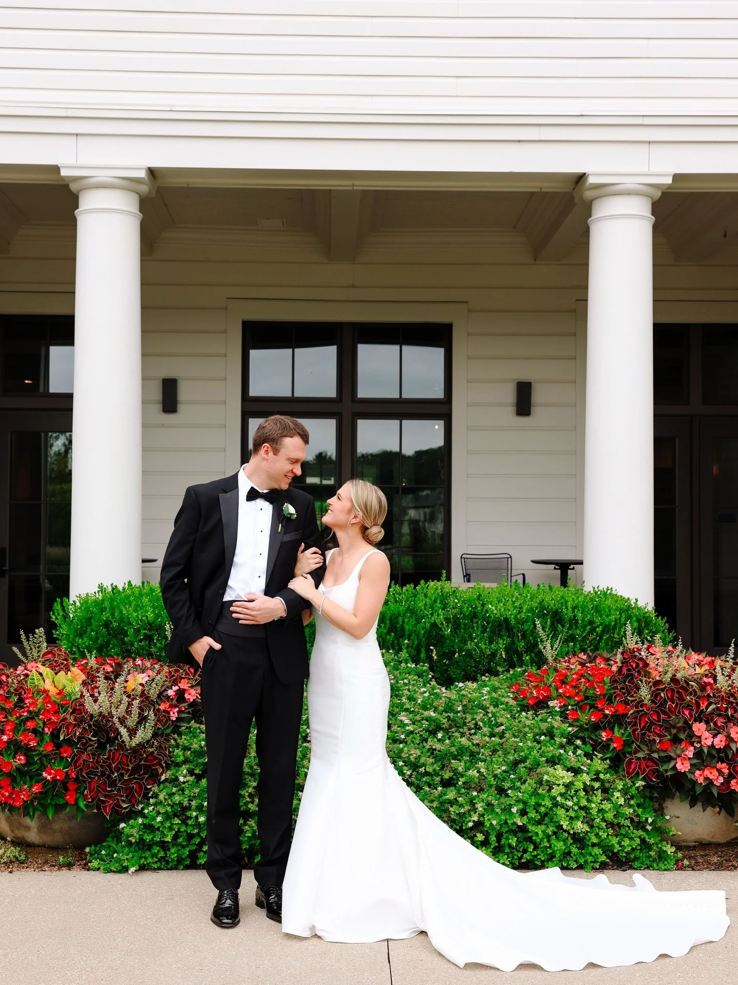 This is your reminder to set aside time for just the two of you on the big day. 🤍

Venue: @theguildkc 
Dress: @truesociety_bellevogue 
Floral: @coutureweddingflowerskc 
Hair and Makeup: @beauty_by_hannah_elise 
Photographer: @mt.photography.jpg 
Coo