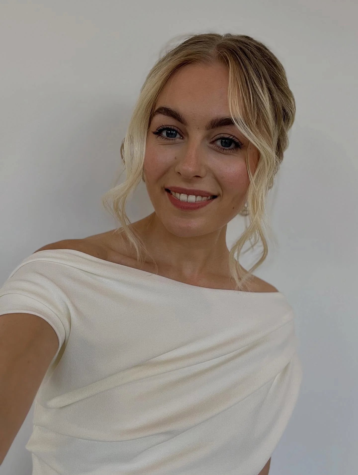 Personal &amp; professional September round up👇🏻 
1-2 I spent the modelling &amp; assisting Hannah Taylor at her new studio and managed to take the first selfie in a very long time, I always love these days and get so inspired again to create amazi