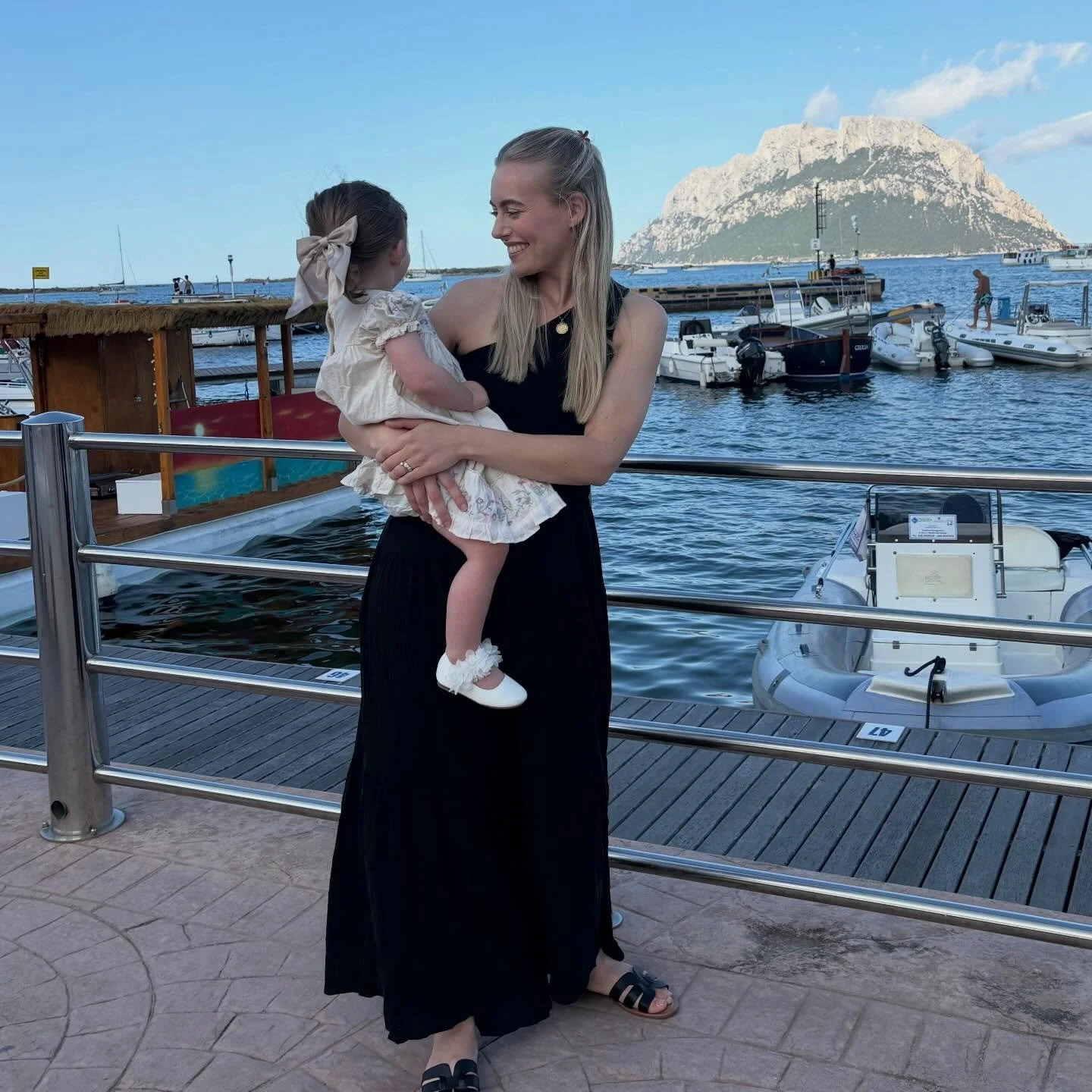 Refreshed, recharged and ready to go!🤍 
This week I have a group bridal hair training session, trials and a 1:1 training session✨ let me know if you would like any information on this! 

I&rsquo;ve spend the week in Italy and enjoyed the sun, food a