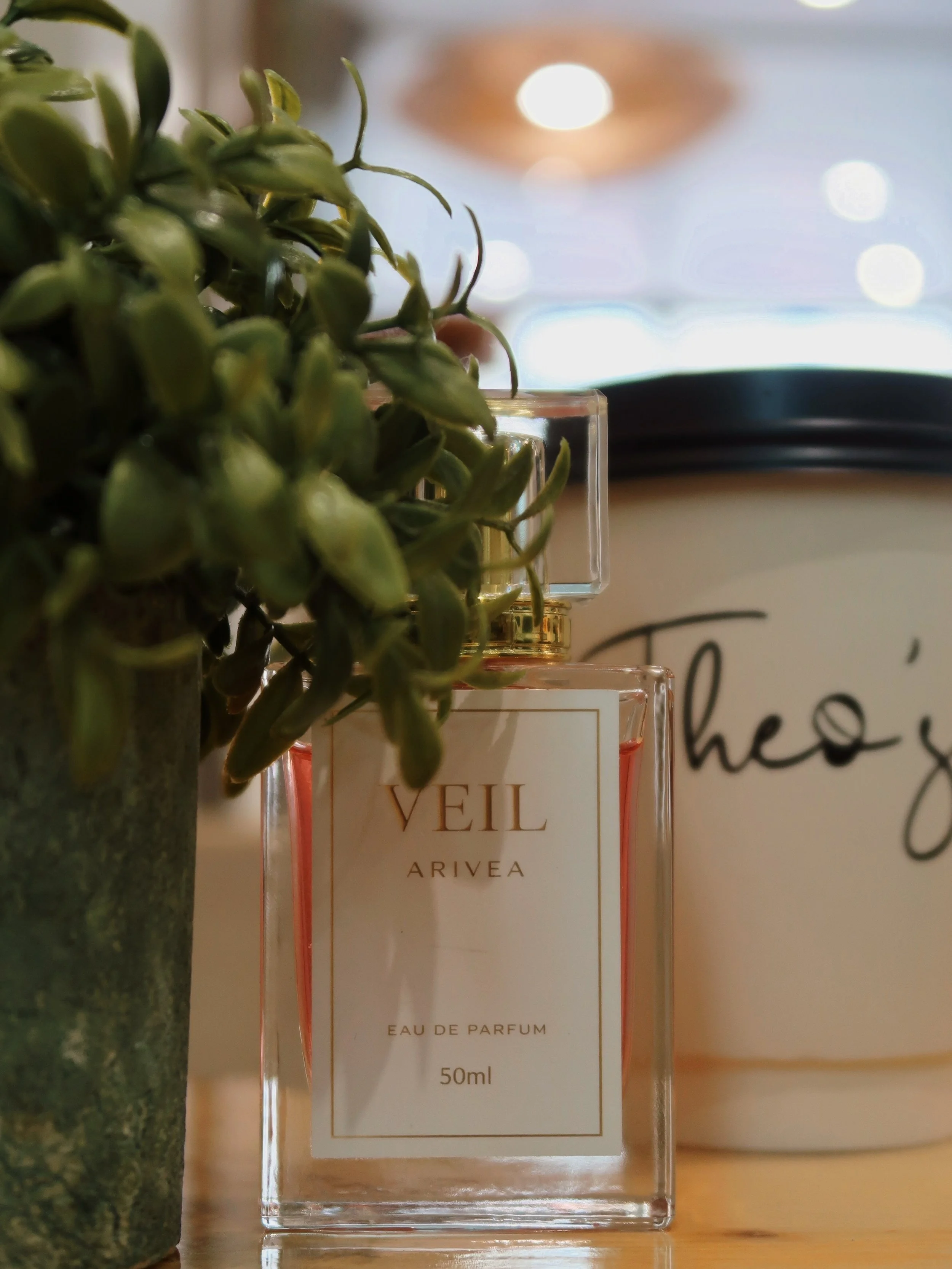 VEIL x Theo&rsquo;s feels different☕️🩷
قهوتك المفضلة مع ريحتك المفضلة. 
#VeilxTheos #Arivea #CafeAesthetic #PerfumeTok #LuxuryLifestyle