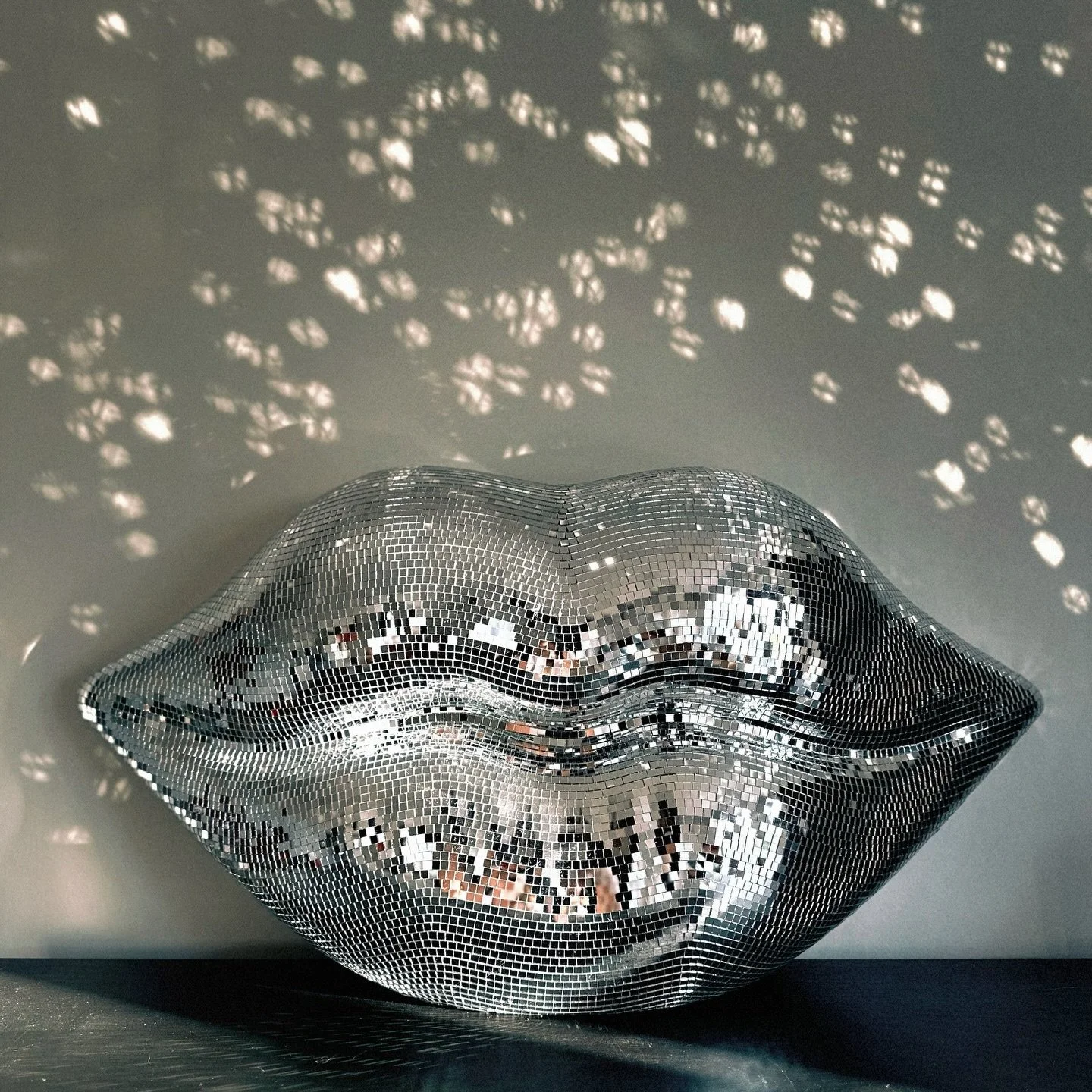 ✨Love, sparkle, repeat✨ Meet our newest statement piece for Valentine&rsquo;s Day &mdash; the ultimate disco lips that turn love into light.

Handcrafted with mirrored tiles, this eye-catching decor reflects every sparkle and every feeling.
Perfect f