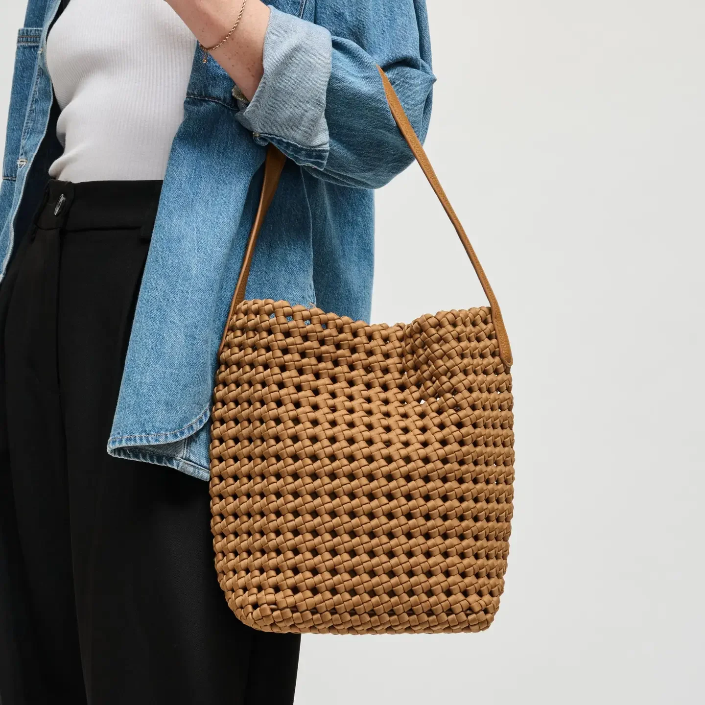 Gaia Shoulder Bag