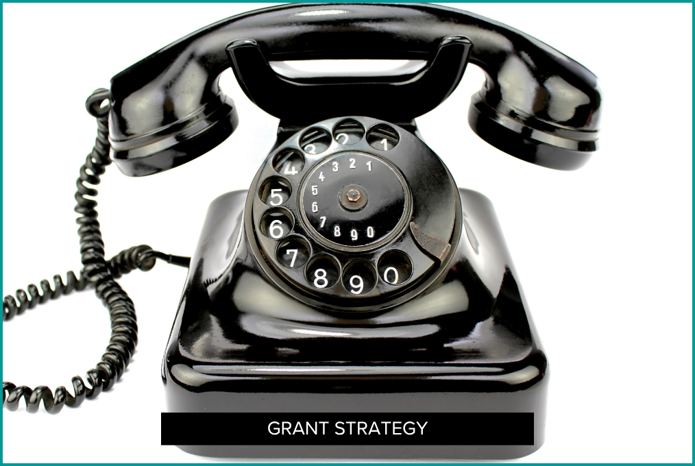 old black rotary phone