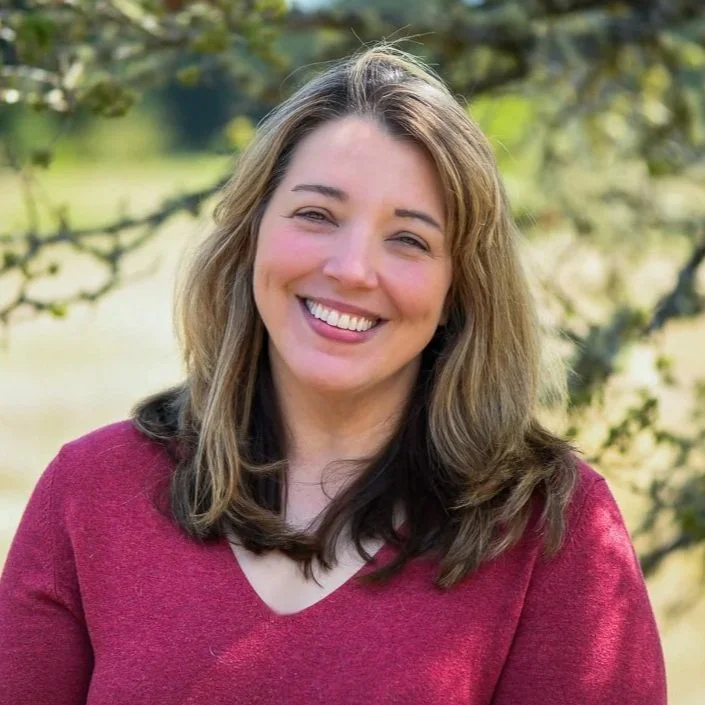 Gina Thurston Headshot