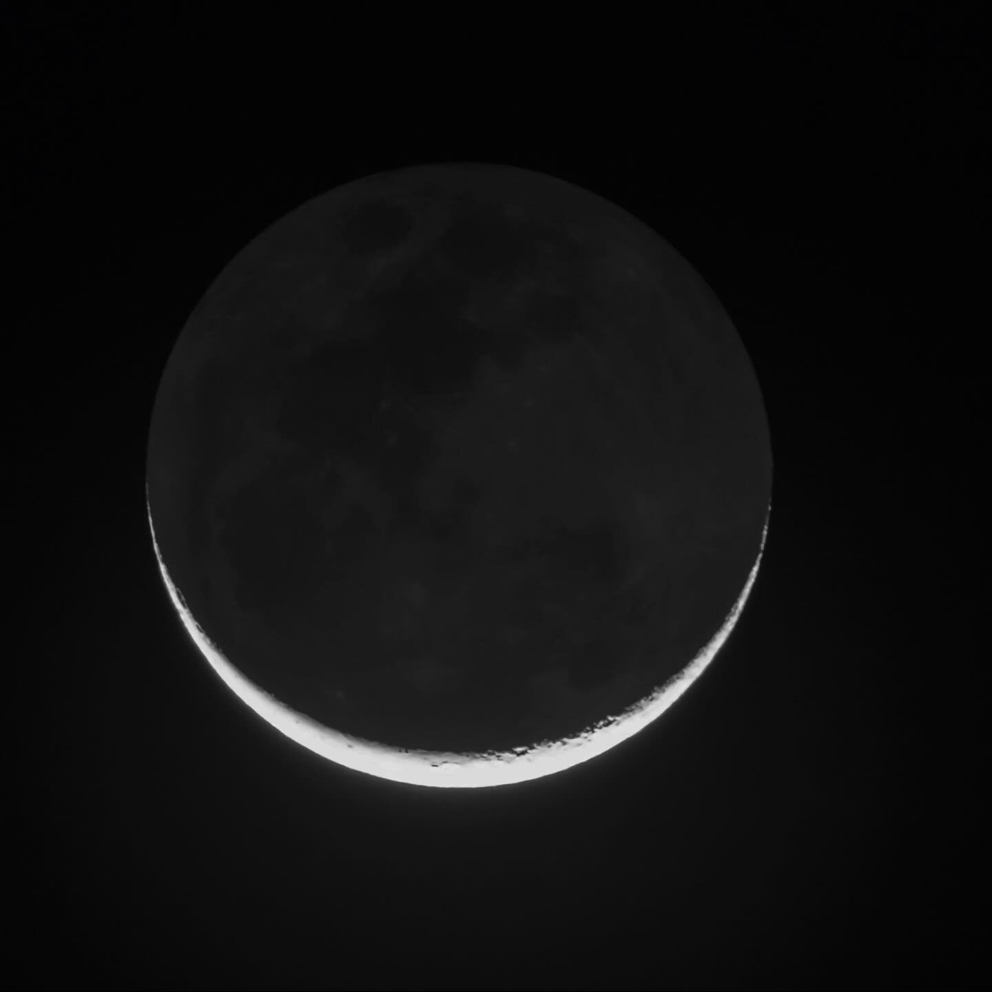 out of the office ~ resting, readying ~ and returning next week

🌚

with stillness and warmth,
H
_
#lunarnewyear 
#practice 
#integrativebodywork