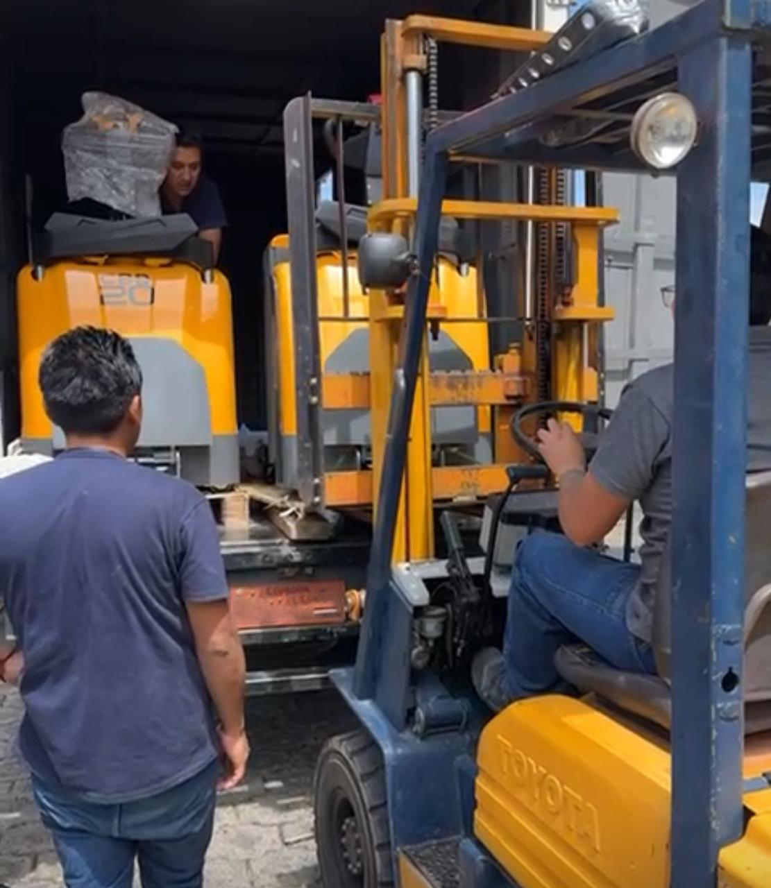 Transpaletas 2500kg.png