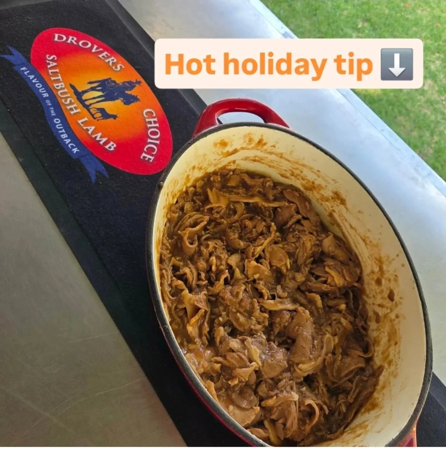 𝗙𝗿𝗶𝗲𝗻𝗱 𝘁𝗼 𝗳𝗿𝗶𝗲𝗻𝗱: Bring this no-prep Lamb &amp; Gravy pot to your holiday party, and everyone will be asking for the recipe! 😍

Message us now - your friends will thank you later!