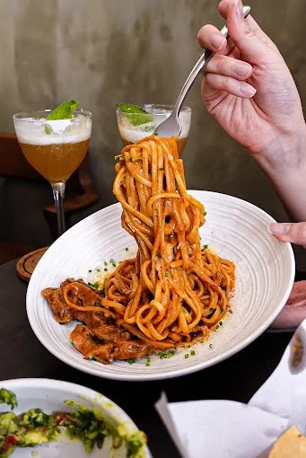 Underpass restaurant 9992.jpg