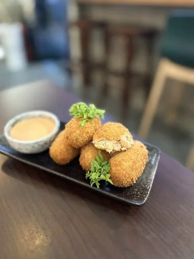 Underpass restaurant 9995.jpg