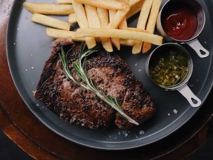 Underpass restaurant 9997.jpg