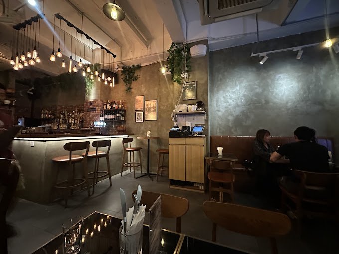 Underpass restaurant 6.jpg