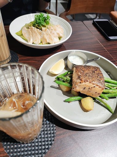 Underpass restaurant 994.jpg