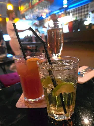 Sahara lounge 95.jpg