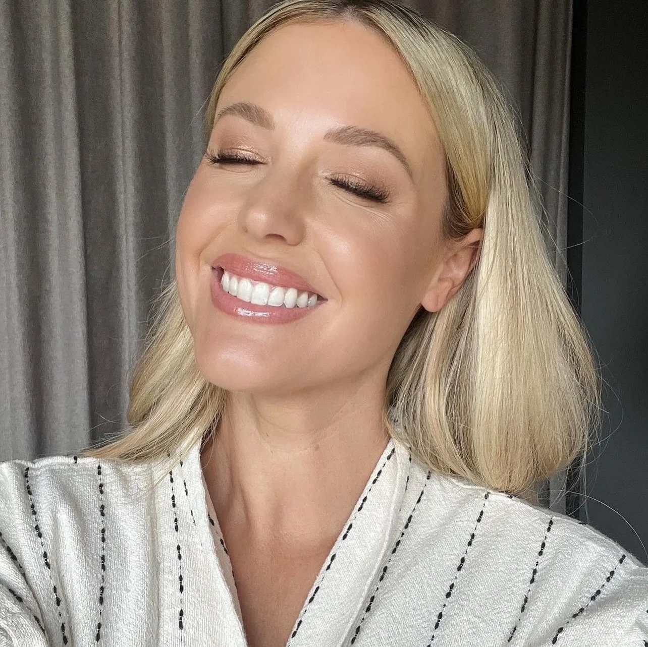 Carousel of wedding day selfies! 🤳🏼💕 | Makeup by Lacey | #805makeup #805makeupartist #santabarbaramakeupartist #santabarbarawedding #santabarbaracourthousewedding