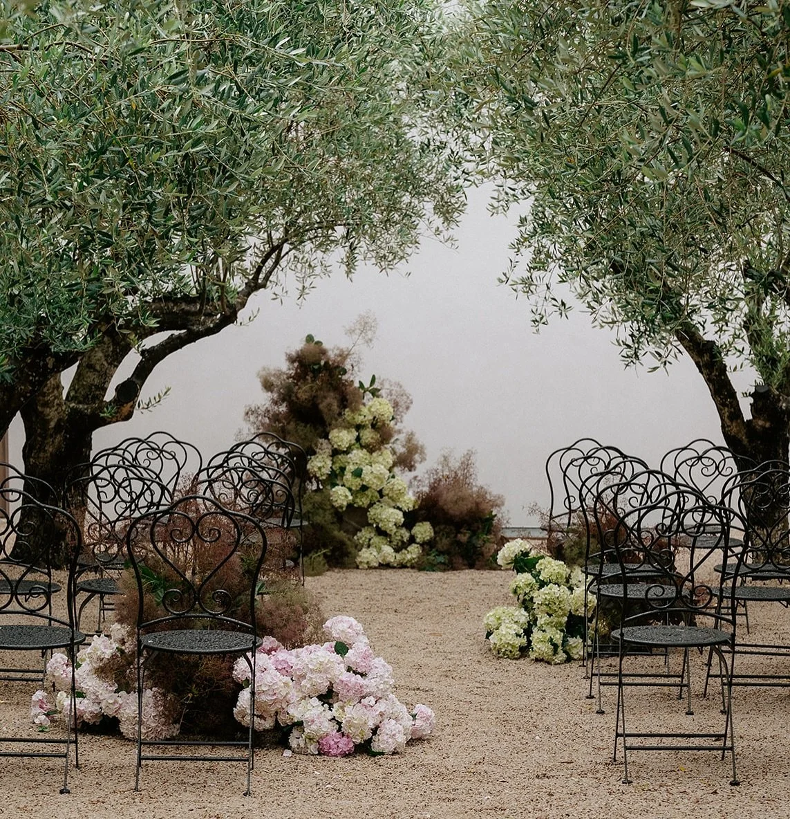 Olive grove ceremony @thedairyravensbourne 🫒🤎

Such a pleasure to be invited to create with our friend @hausofhera__ for the Dairy&rsquo;s open day last weekend. If you&rsquo;re looking at marrying here next year, we would love to hear from you! Ge