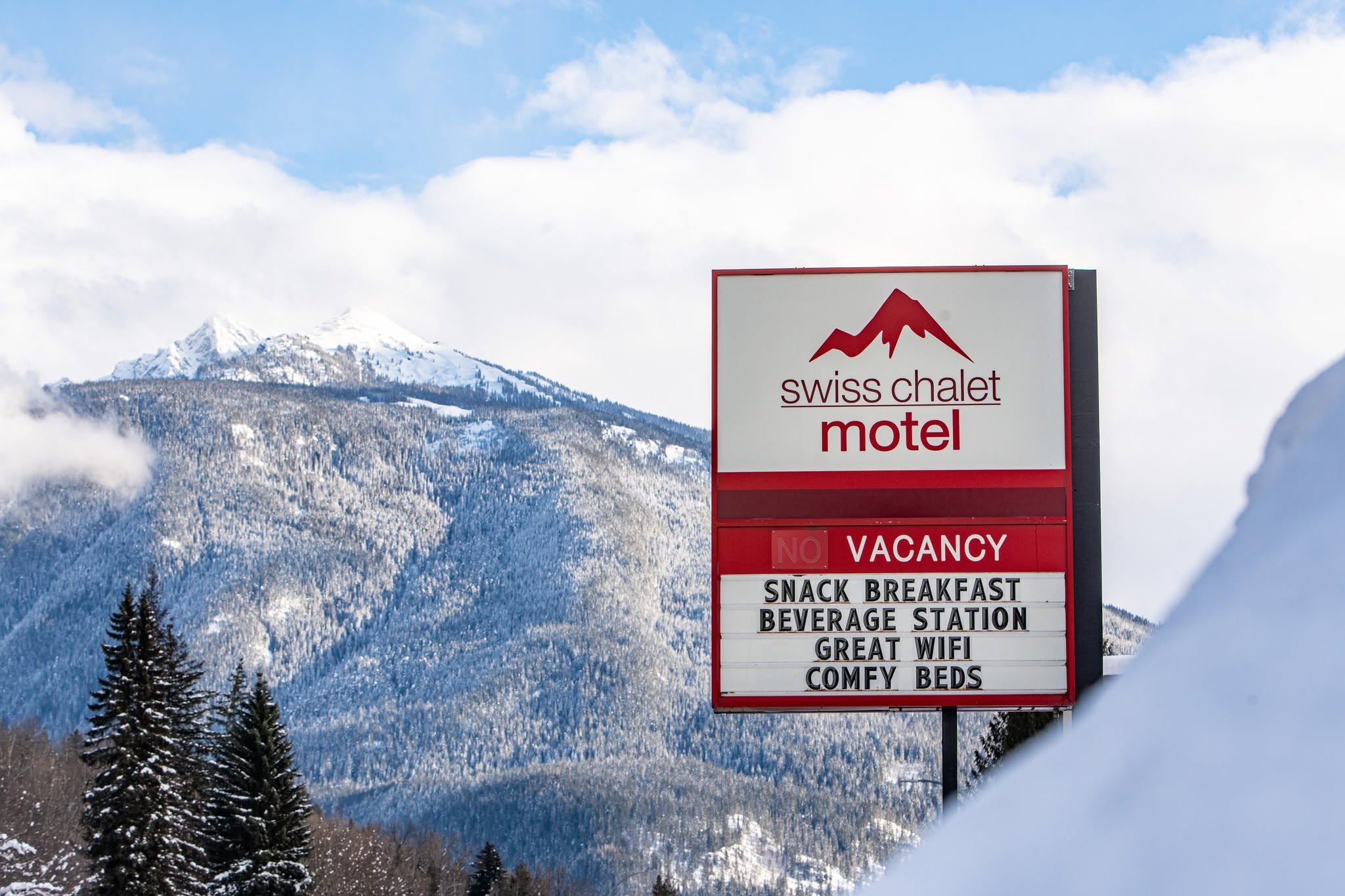 WHERE TO STAY IN REVELSTOKE FOR REVEL &amp; FEAST
