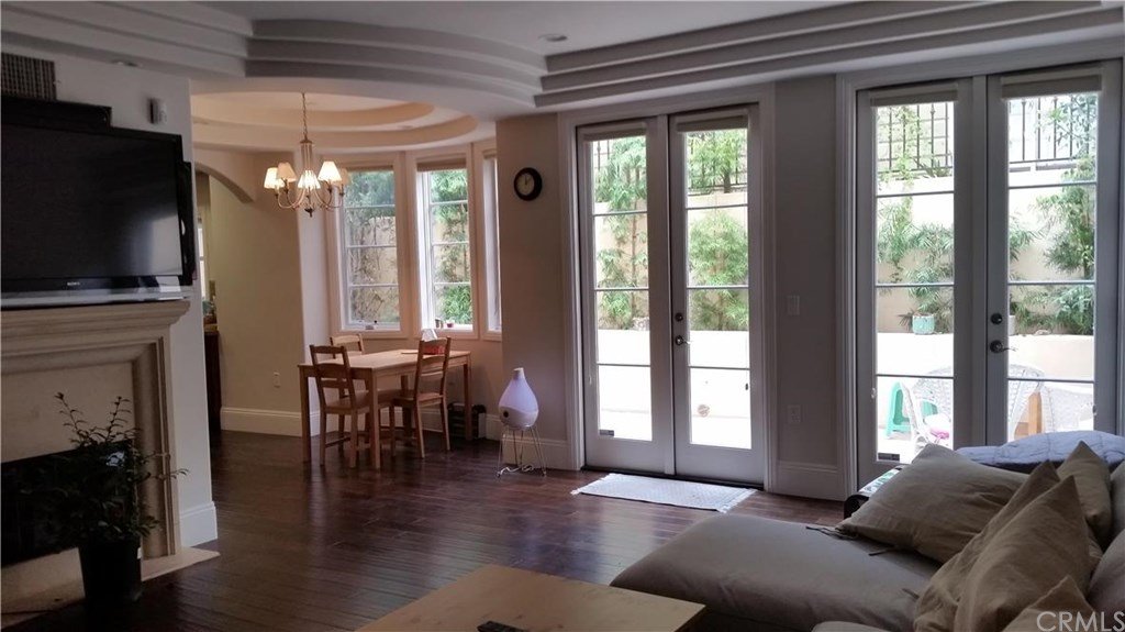 1311 Centinela 3 | $1,150,000